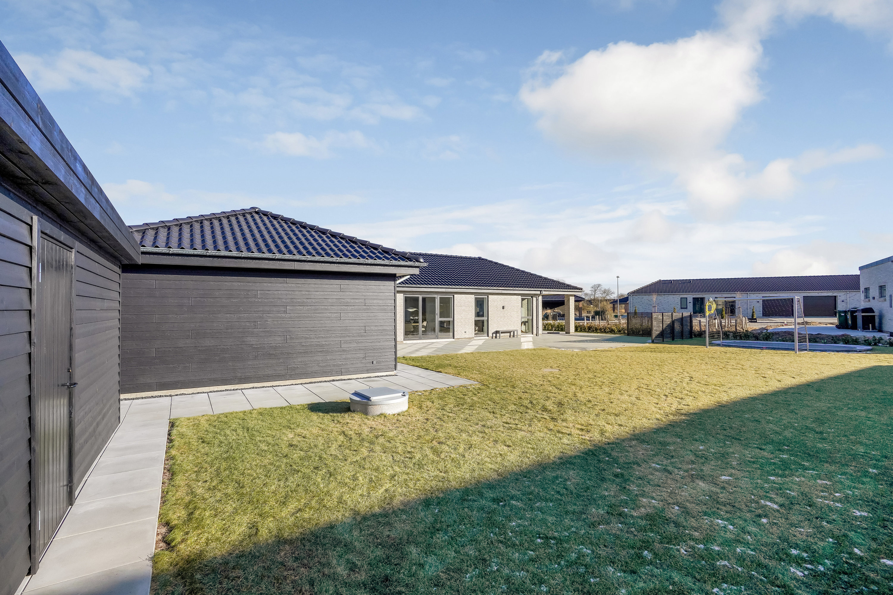 Fremhævet ejendommen billede i fuldskærmstilstand. Billede af Valmuen 16, 7190 Billund