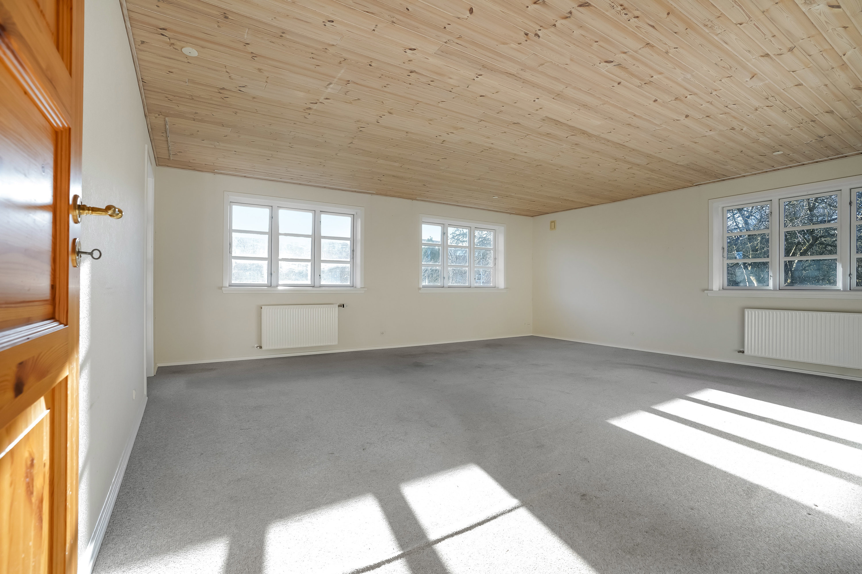 Fremhævet stue billede i fuldskærmstilstand. Billede af Østerled 15, 7171 Uldum