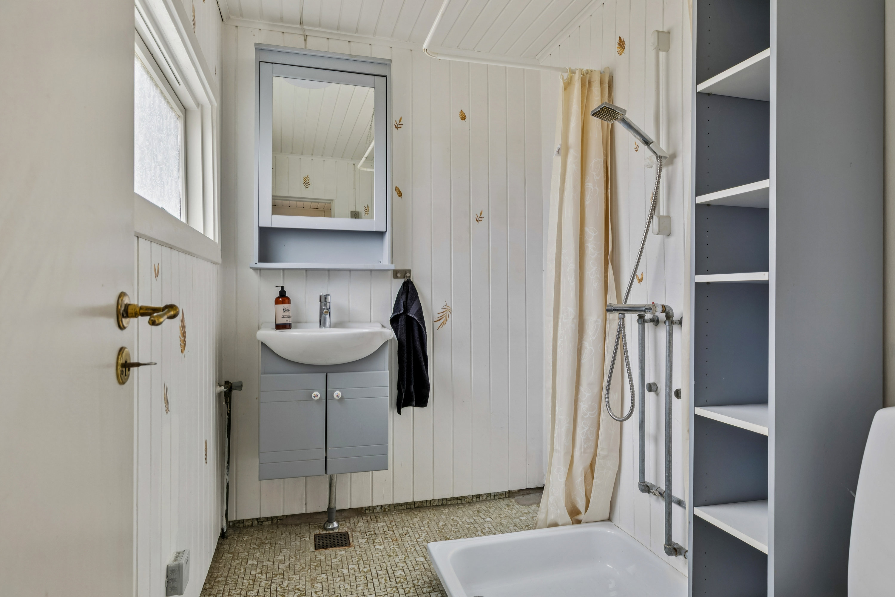 Fremhævet badeværelse billede i fuldskærmstilstand. Billede af Hellevej 7, Kaldred, 4593 Eskebjerg