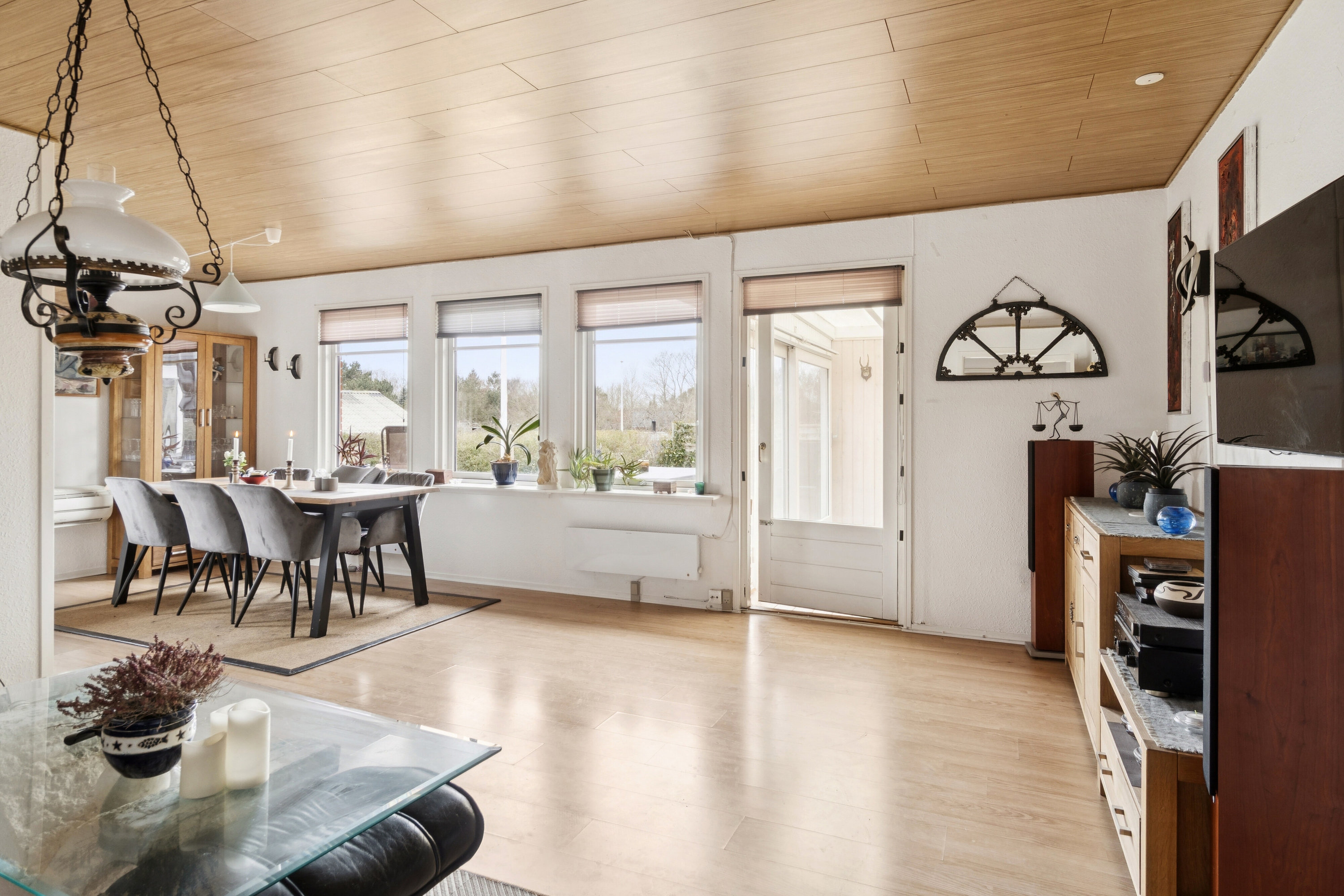 Fremhævet stue billede i fuldskærmstilstand. Billede af Sandskrænten 8A, 4400 Kalundborg