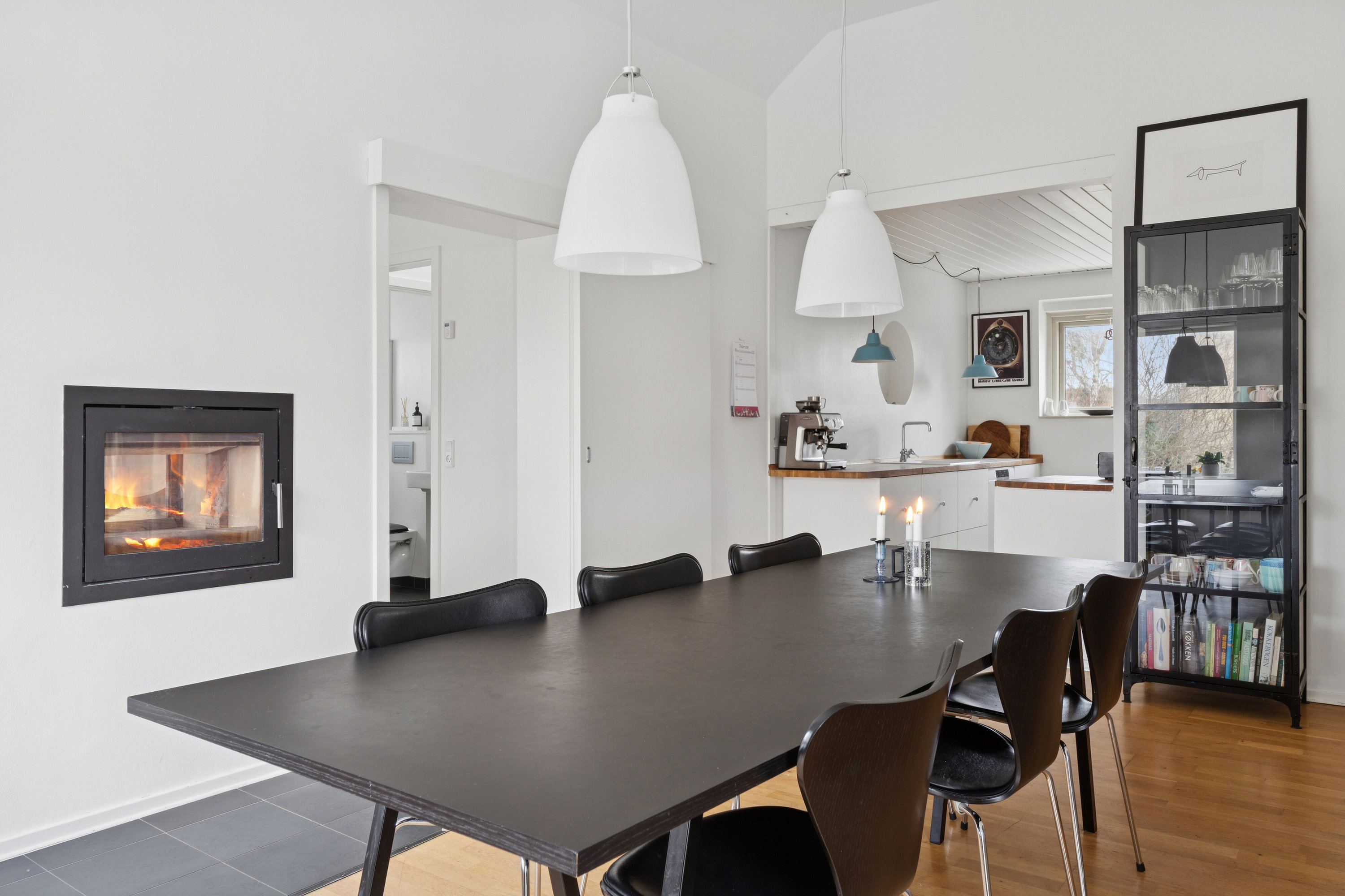 Fremhævet spisestue billede i fuldskærmstilstand. Billede af Wienervej 17, 2830 Virum