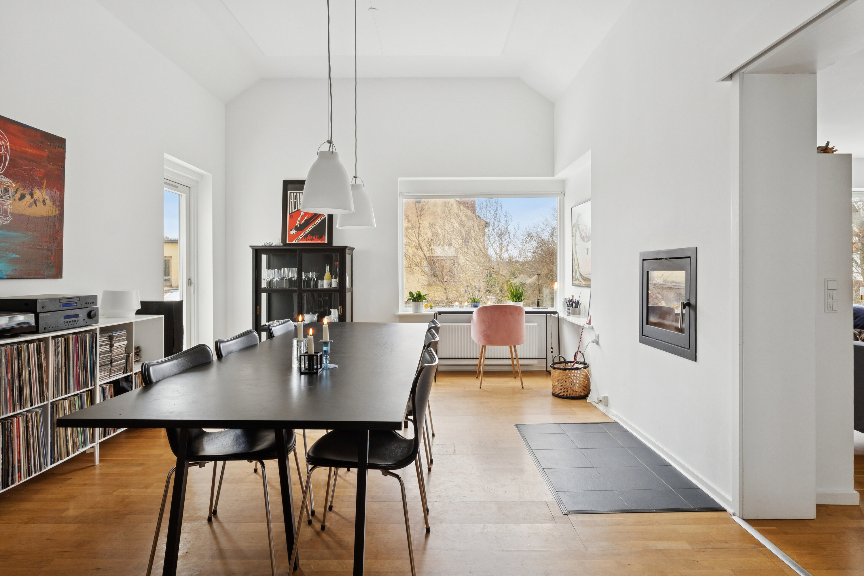 Fremhævet spiseplads billede i fuldskærmstilstand. Billede af Wienervej 17, 2830 Virum
