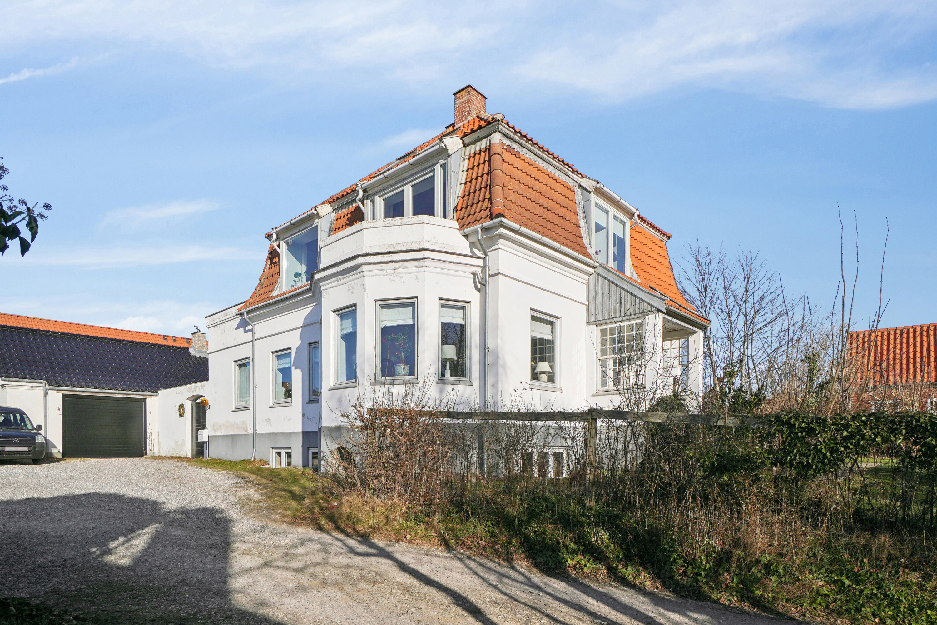 Fremhævet set fra vejen billede i fuldskærmstilstand. Billede af Ll Karlsmindevej 11, 3390 Hundested