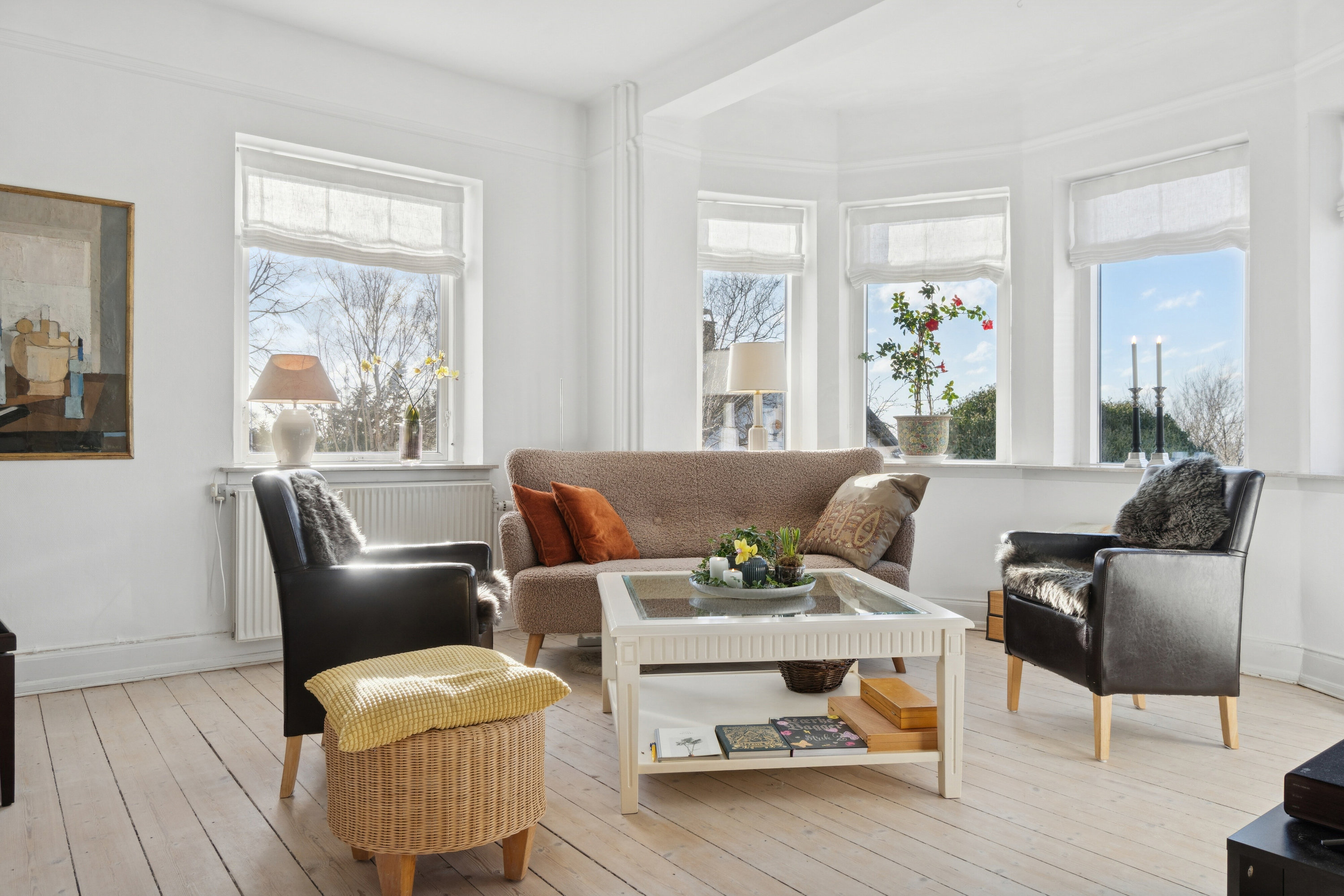 Fremhævet stue billede i fuldskærmstilstand. Billede af Ll Karlsmindevej 11, 3390 Hundested