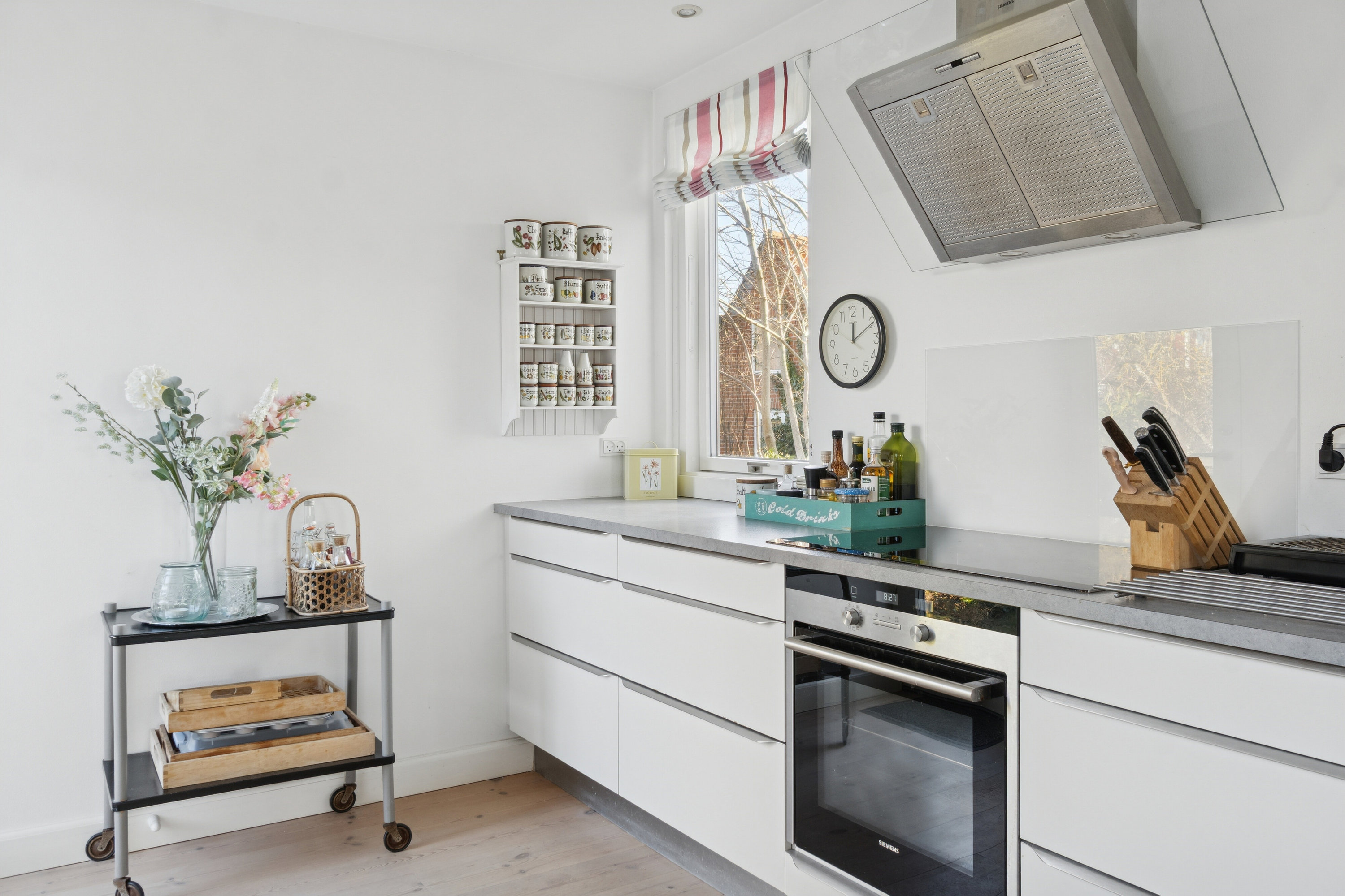 Fremhævet køkken billede i fuldskærmstilstand. Billede af Ll Karlsmindevej 11, 3390 Hundested