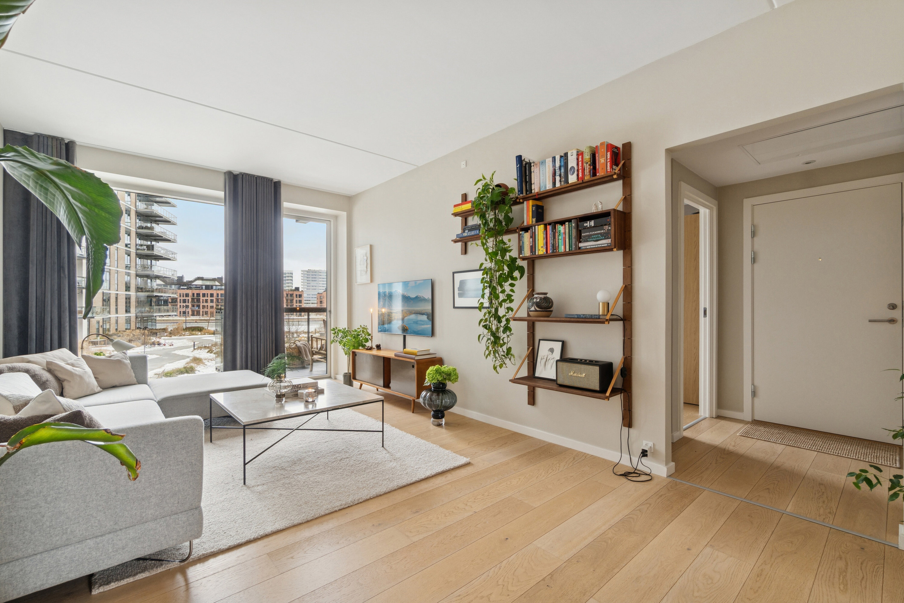 Fremhævet stue billede i fuldskærmstilstand. Billede af Martin Luther Kings Vej 13, 1. tv., 2450 København SV