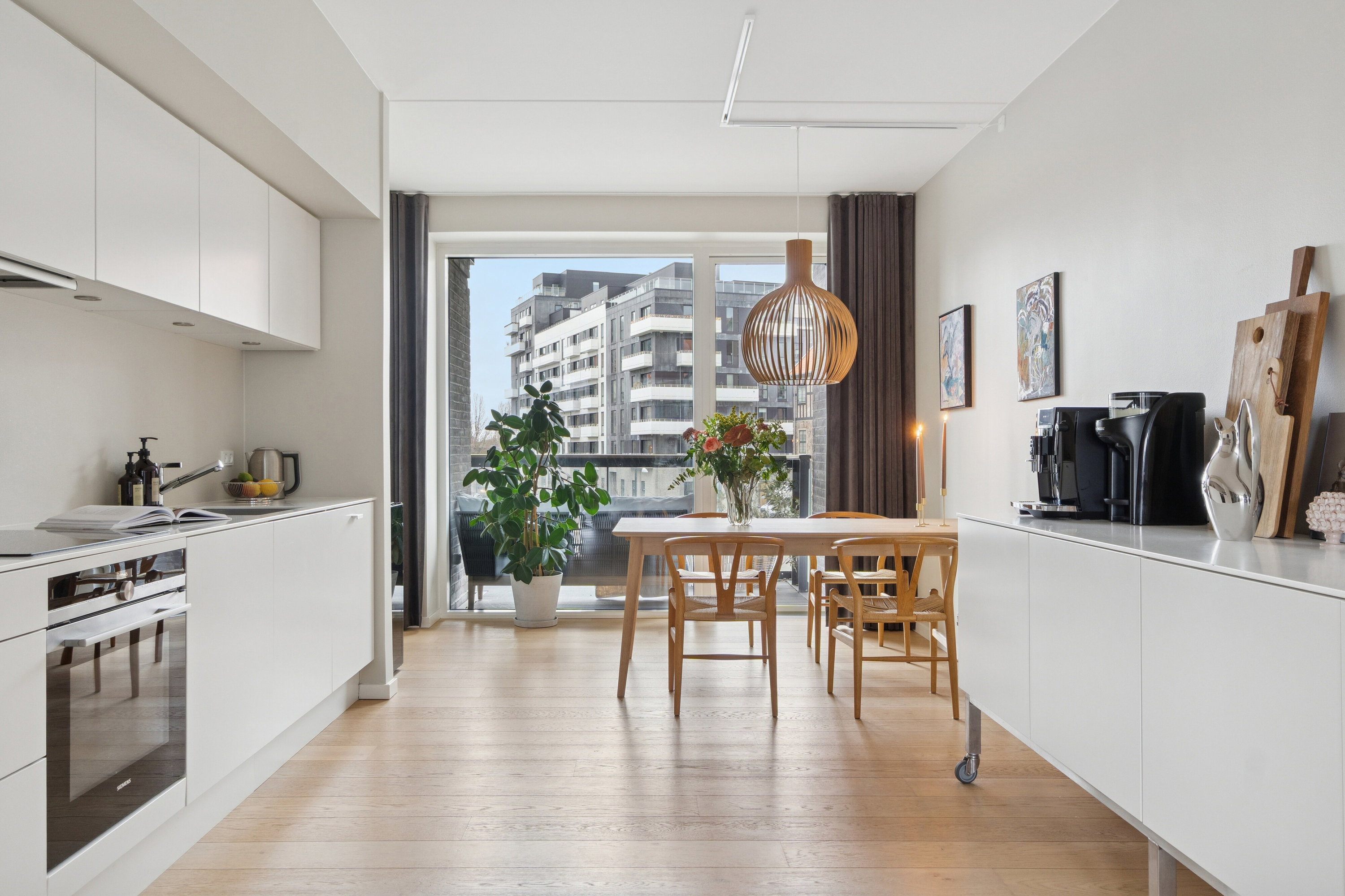 Fremhævet spisestue billede i fuldskærmstilstand. Billede af Martin Luther Kings Vej 13, 1. tv., 2450 København SV