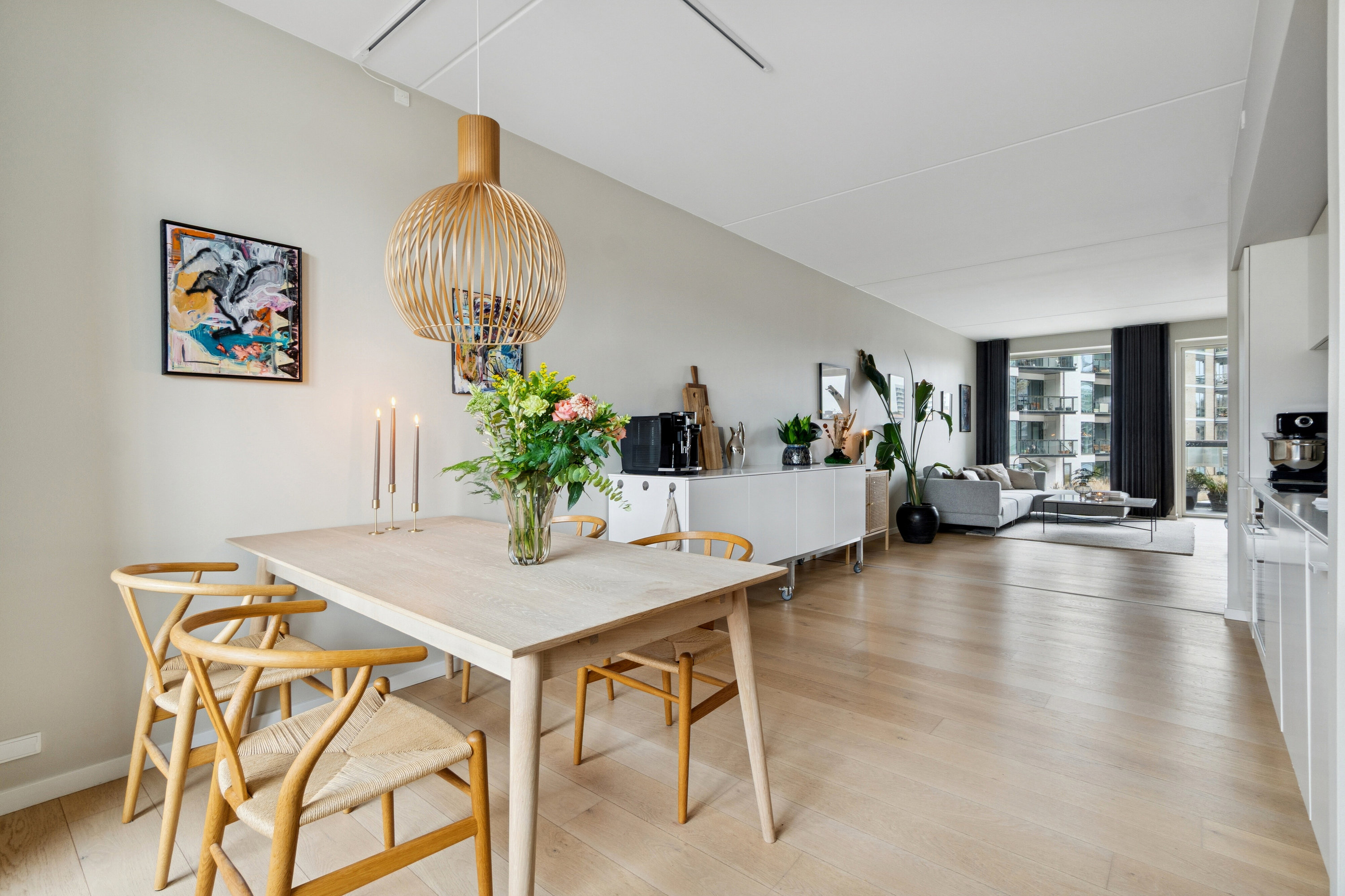 Fremhævet spisestue billede i fuldskærmstilstand. Billede af Martin Luther Kings Vej 13, 1. tv., 2450 København SV