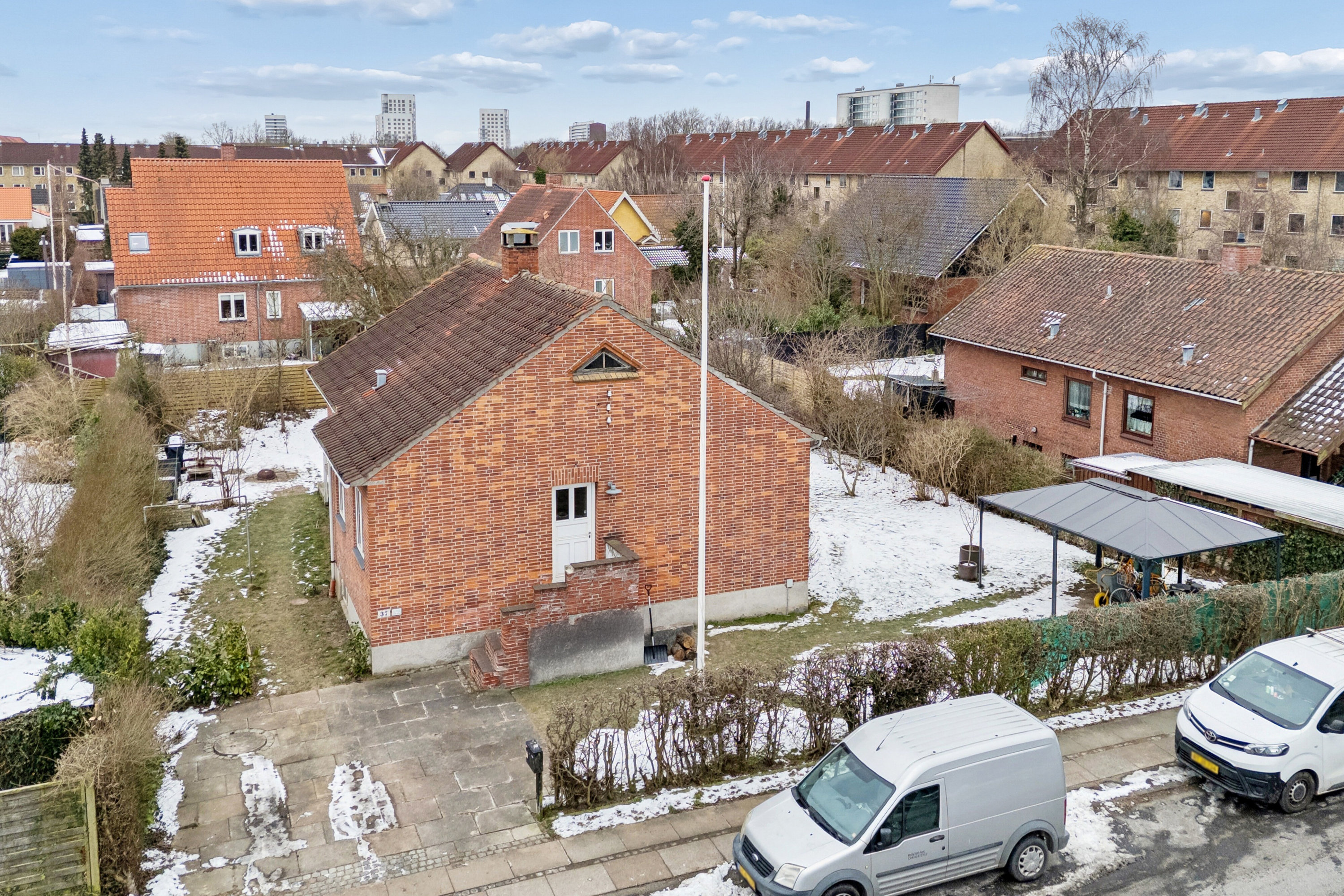 Fremhævet luftfoto billede i fuldskærmstilstand. Billede af Valhøjs Alle 37, 2610 Rødovre