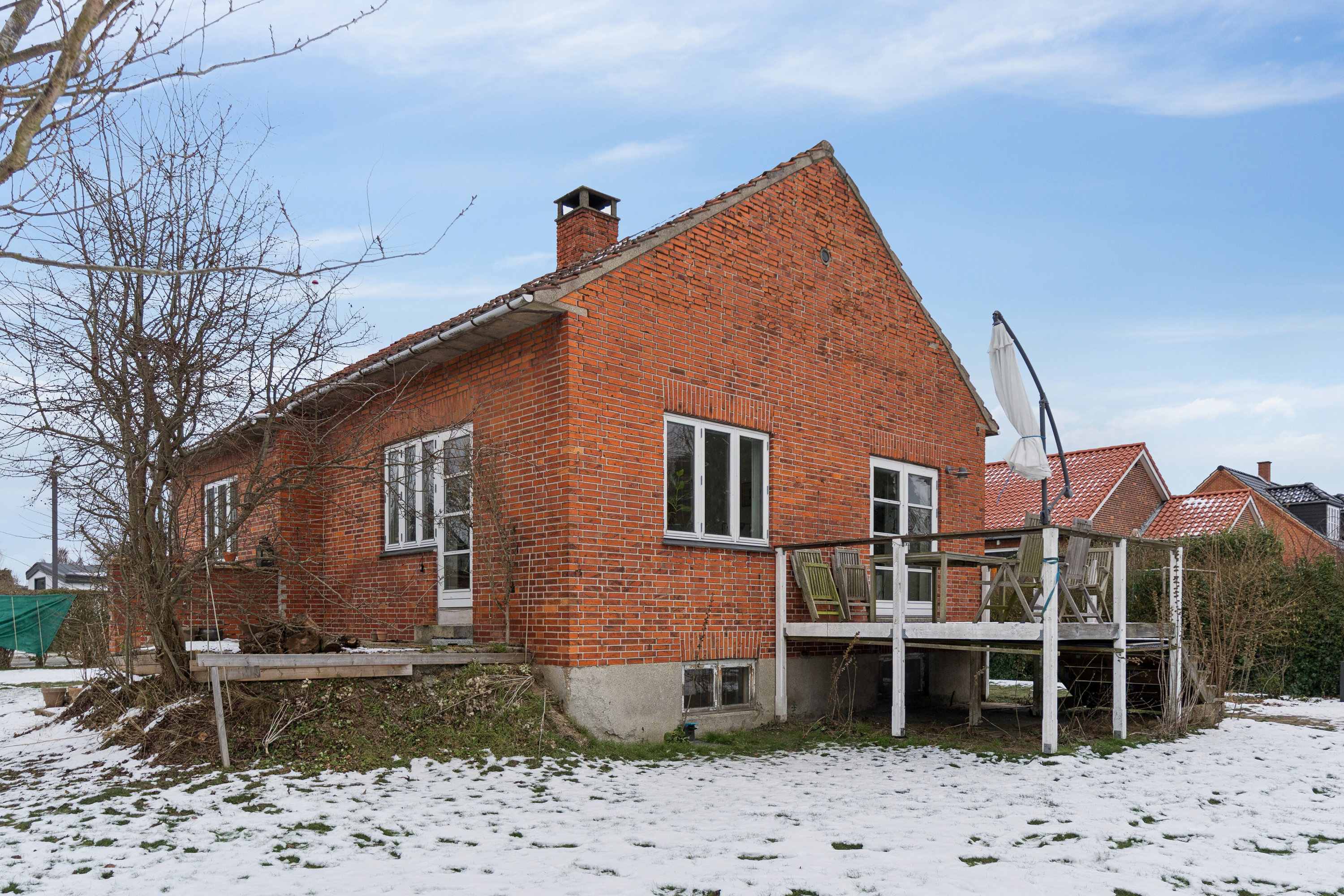 Fremhævet set fra haven billede i fuldskærmstilstand. Billede af Valhøjs Alle 37, 2610 Rødovre