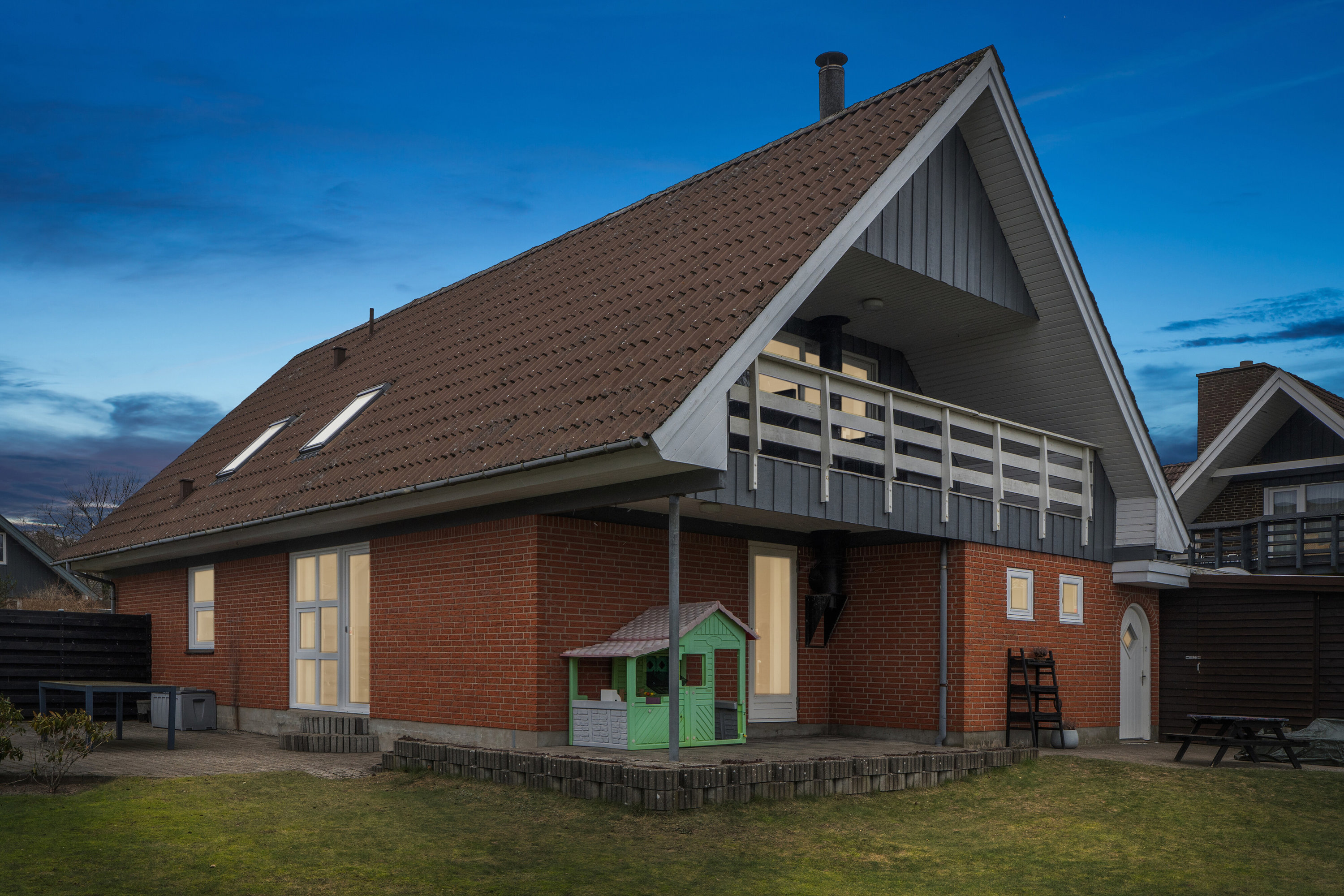 Fremhævet set fra haven billede i fuldskærmstilstand. Billede af Valmuevej 6, 9870 Sindal