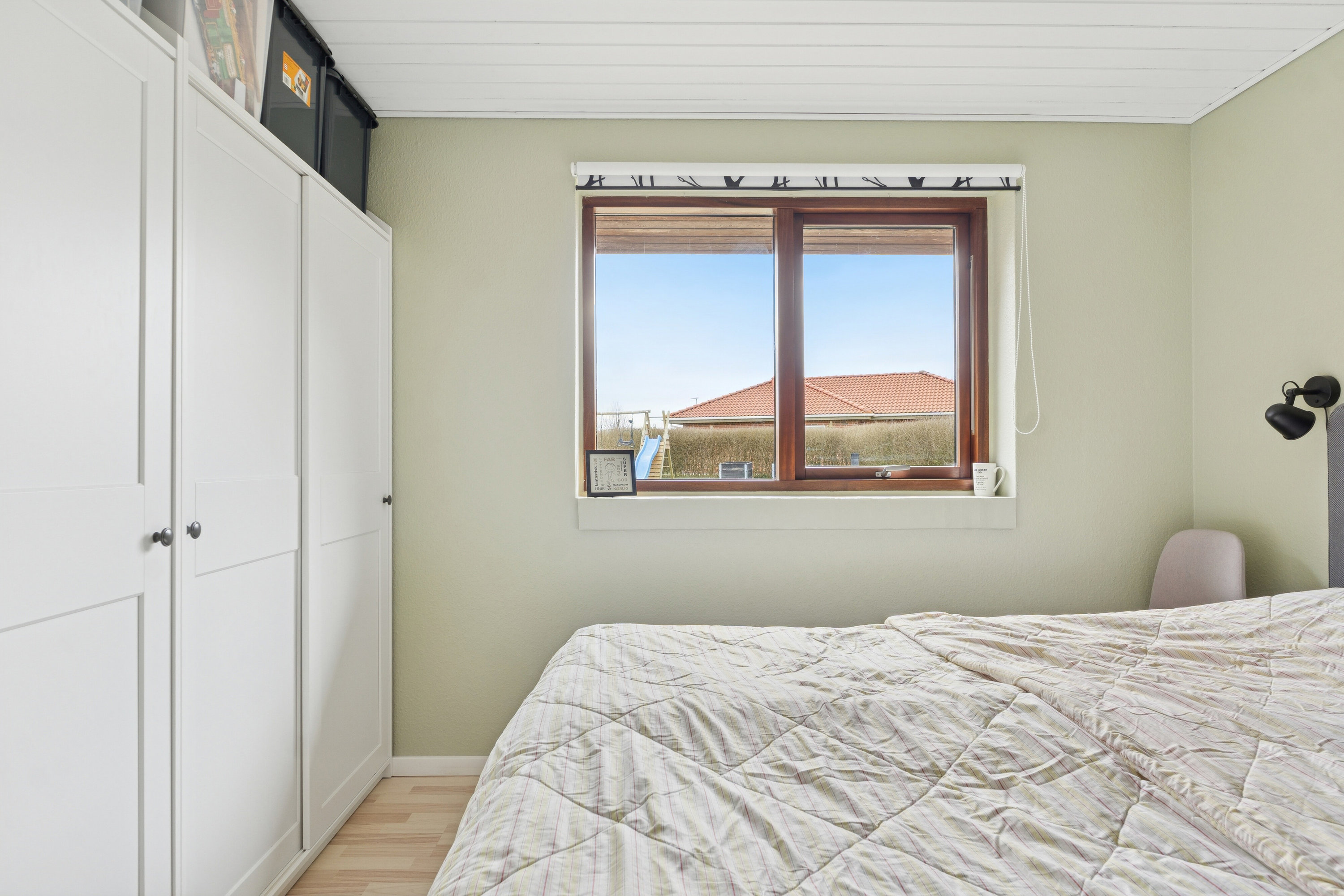 Fremhævet soveværelse billede i fuldskærmstilstand. Billede af Rosenhaven 1, 8620 Kjellerup