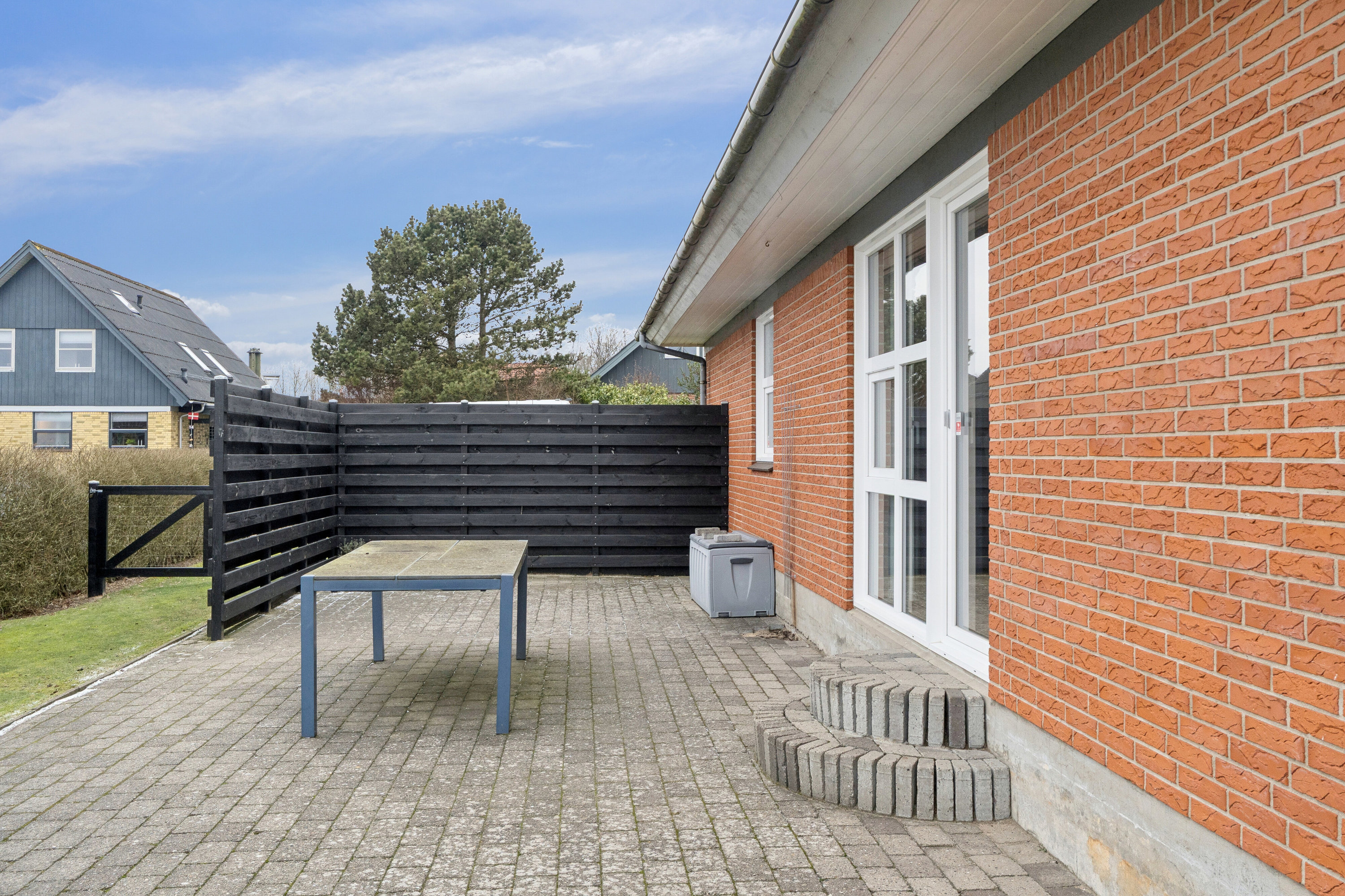 Fremhævet udendørs billede i fuldskærmstilstand. Billede af Valmuevej 6, 9870 Sindal