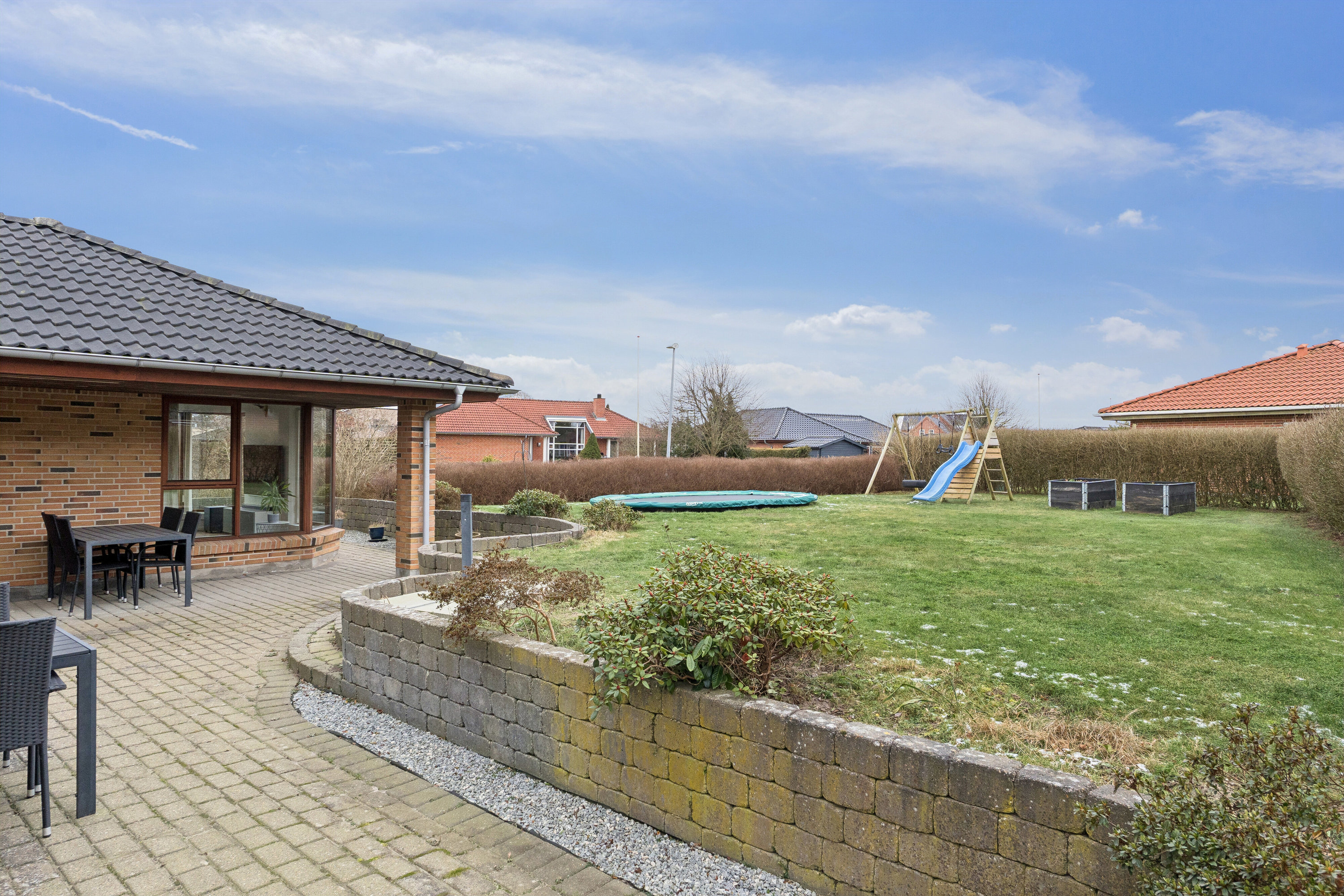 Fremhævet udendørs billede i fuldskærmstilstand. Billede af Rosenhaven 1, 8620 Kjellerup