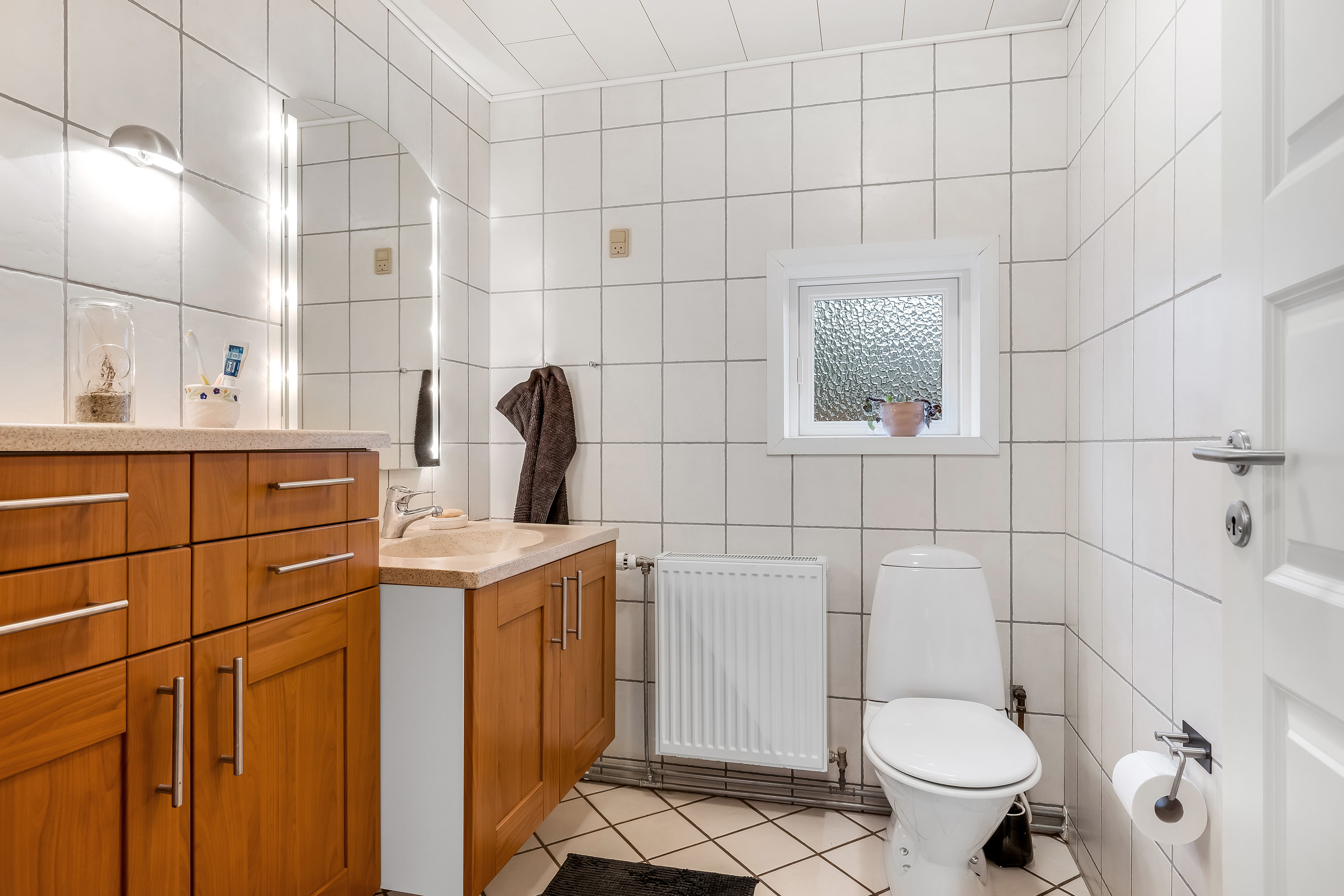 Fremhævet badeværelse billede i fuldskærmstilstand. Billede af Skyttegårdsvej 8, 6780 Skærbæk