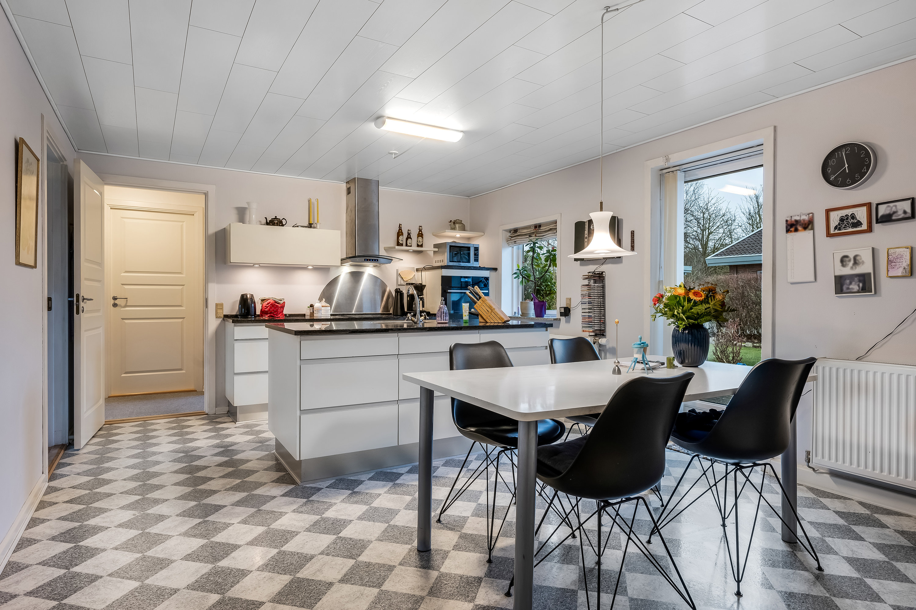 Fremhævet køkken billede i fuldskærmstilstand. Billede af Skyttegårdsvej 8, 6780 Skærbæk