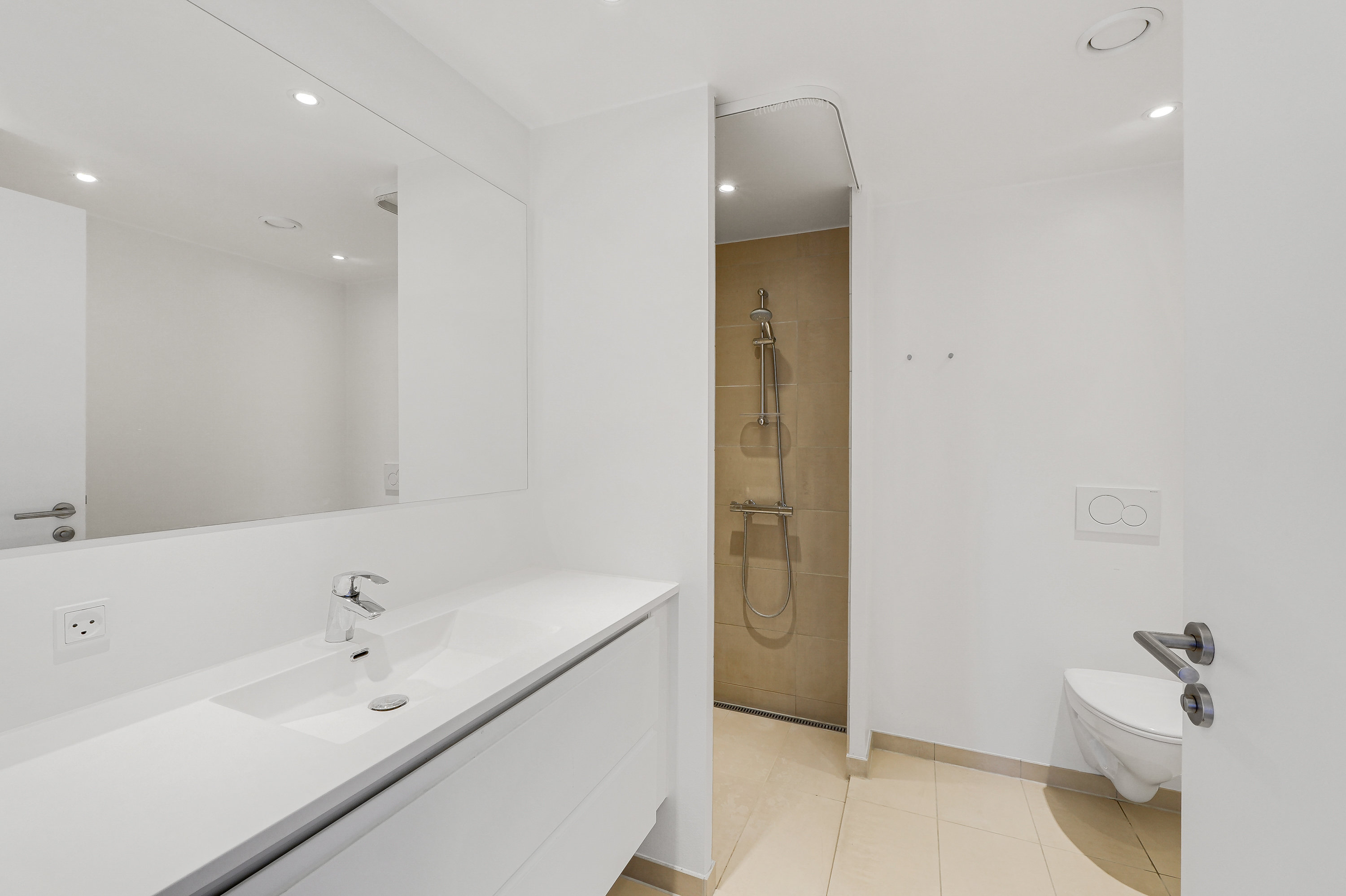 Fremhævet andet billede i fuldskærmstilstand. Billede af Robert Jacobsens Vej 38A, 4. th., 2300 København S