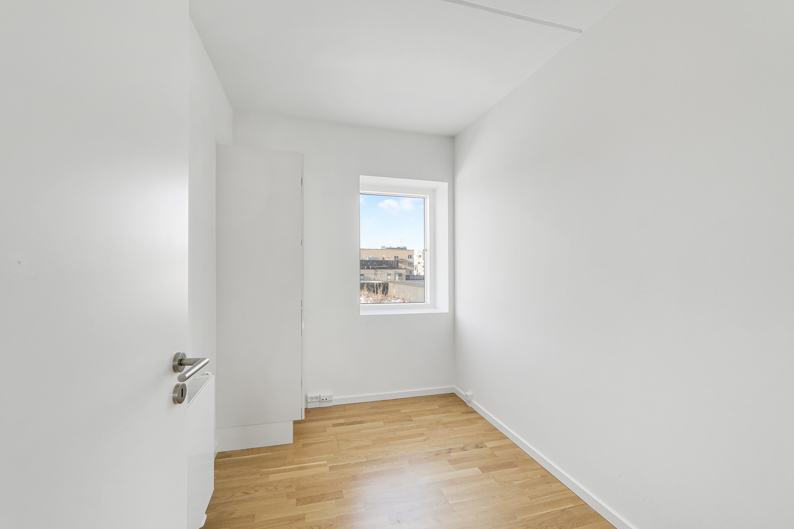 Fremhævet andet billede i fuldskærmstilstand. Billede af Robert Jacobsens Vej 38A, 4. th., 2300 København S