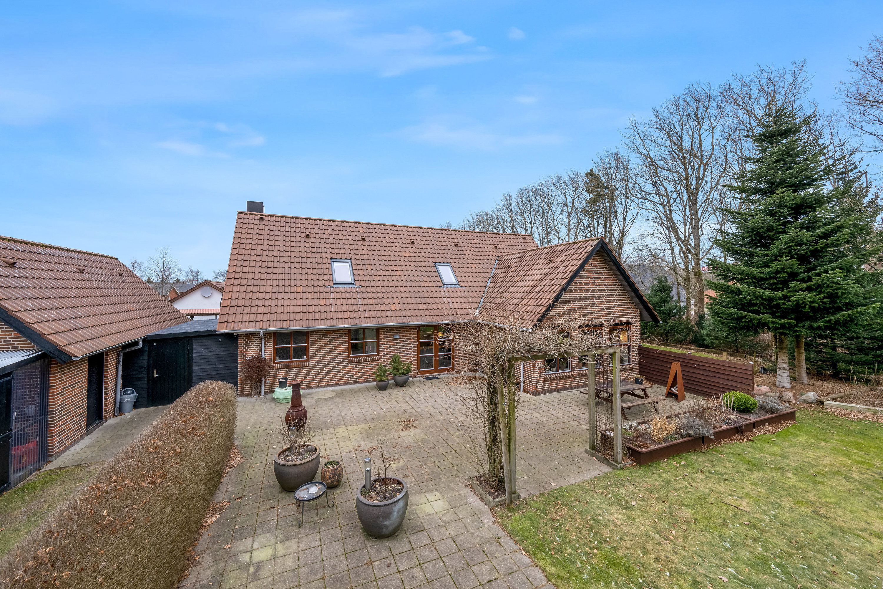 Fremhævet terrasse billede i fuldskærmstilstand. Billede af Søndergade 5, Hoven, 6880 Tarm