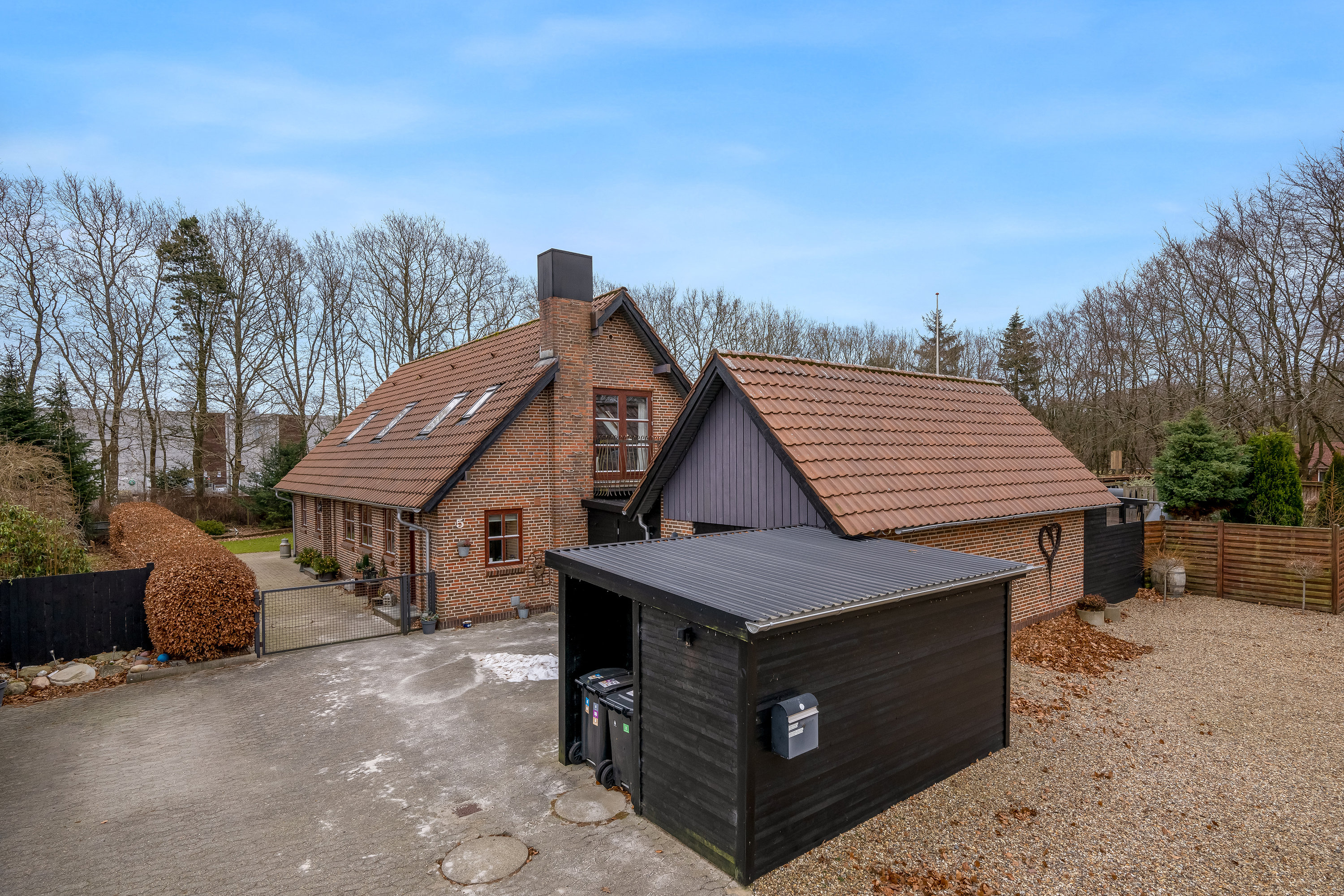 Fremhævet facade billede i fuldskærmstilstand. Billede af Søndergade 5, Hoven, 6880 Tarm