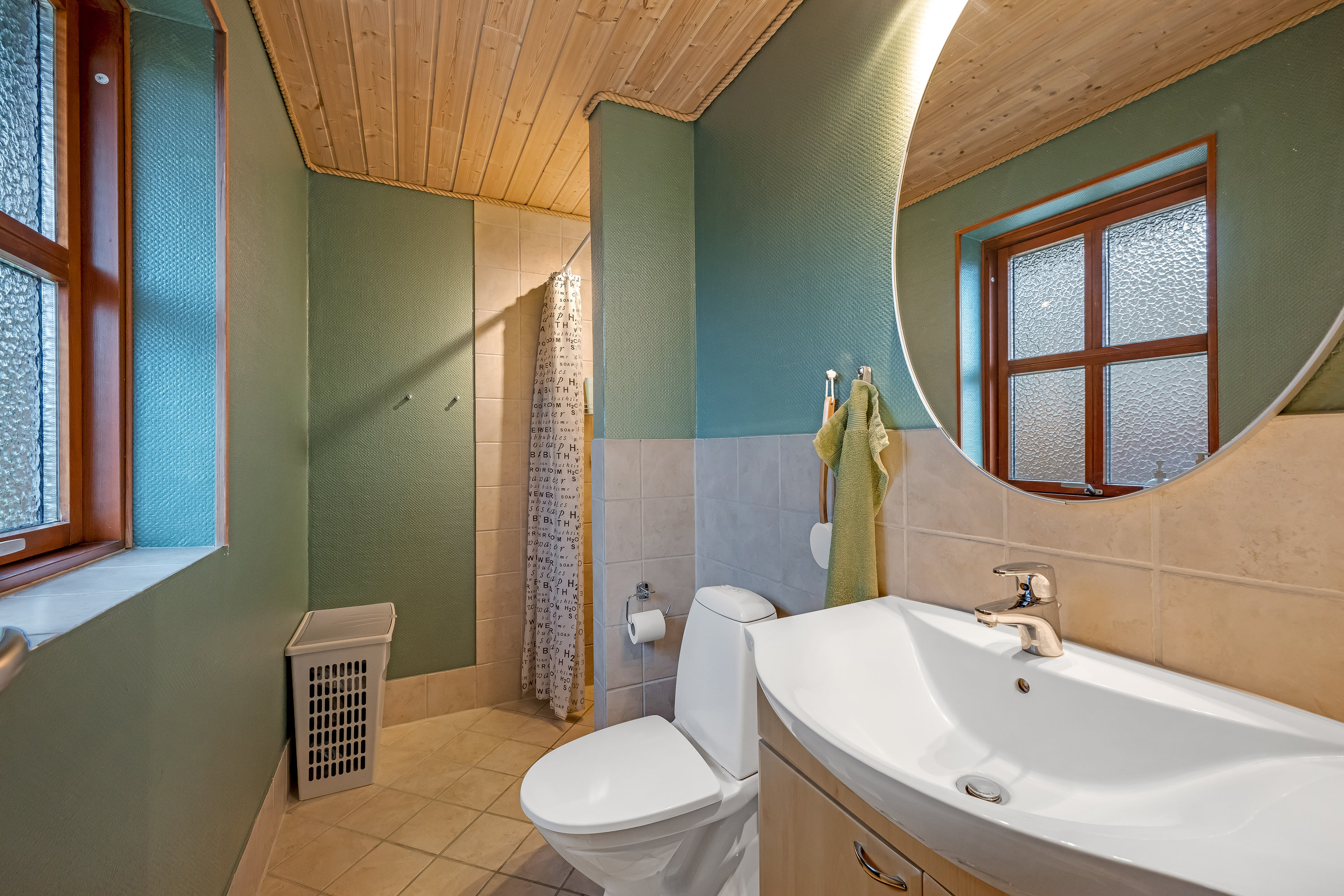 Fremhævet badeværelse billede i fuldskærmstilstand. Billede af Søndergade 5, Hoven, 6880 Tarm