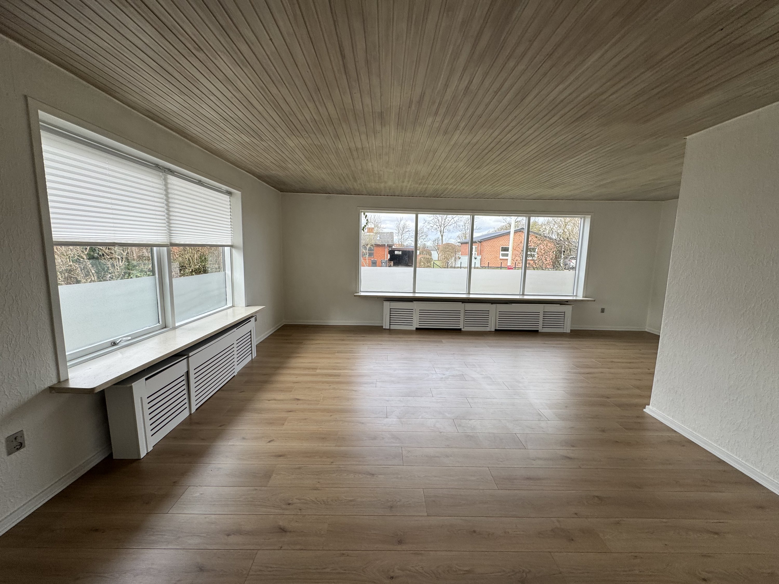 Fremhævet stue billede i fuldskærmstilstand. Billede af Dannebrogsgade 64, 9700 Brønderslev