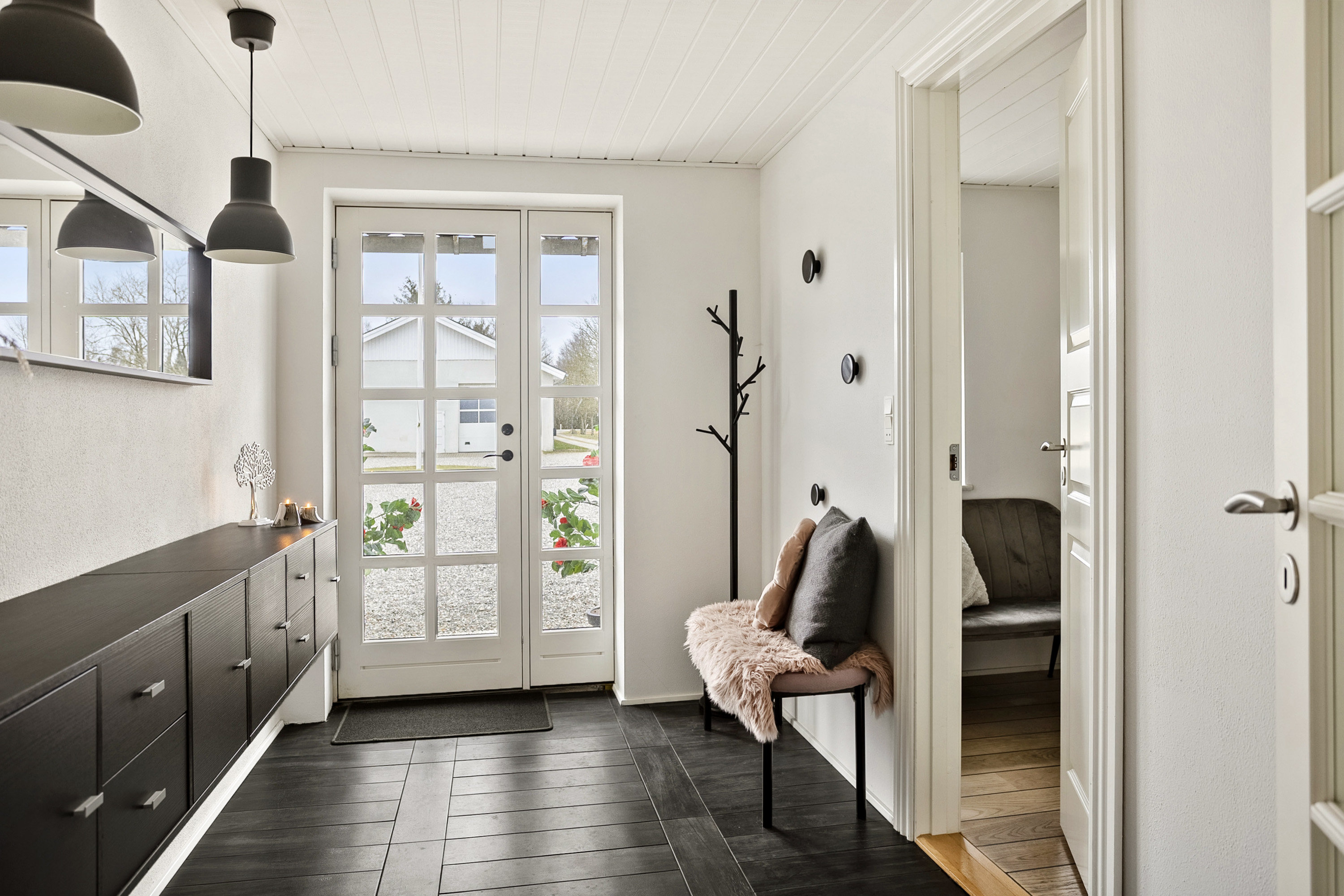 Fremhævet entré billede i fuldskærmstilstand. Billede af Lunderskovvej 25, 6622 Bække