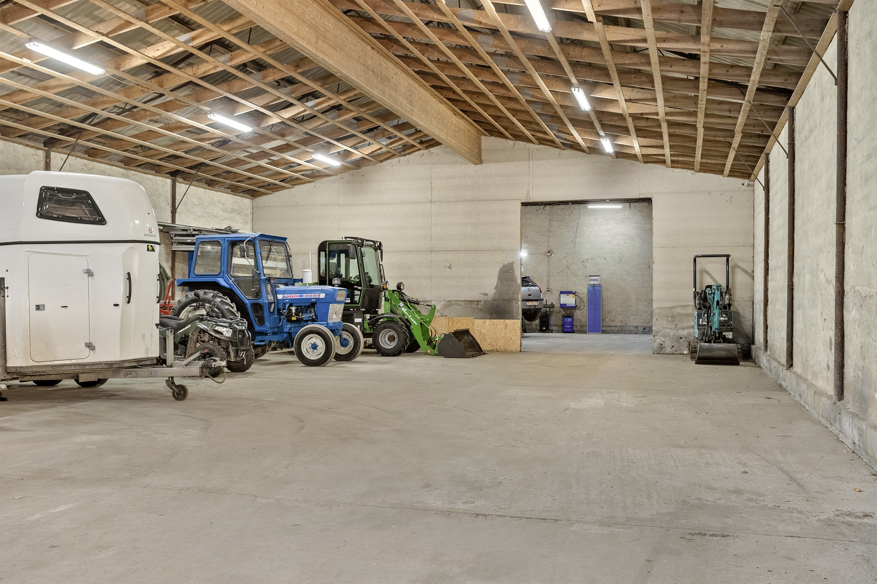 Fremhævet maskinhal billede i fuldskærmstilstand. Billede af Lunderskovvej 25, 6622 Bække