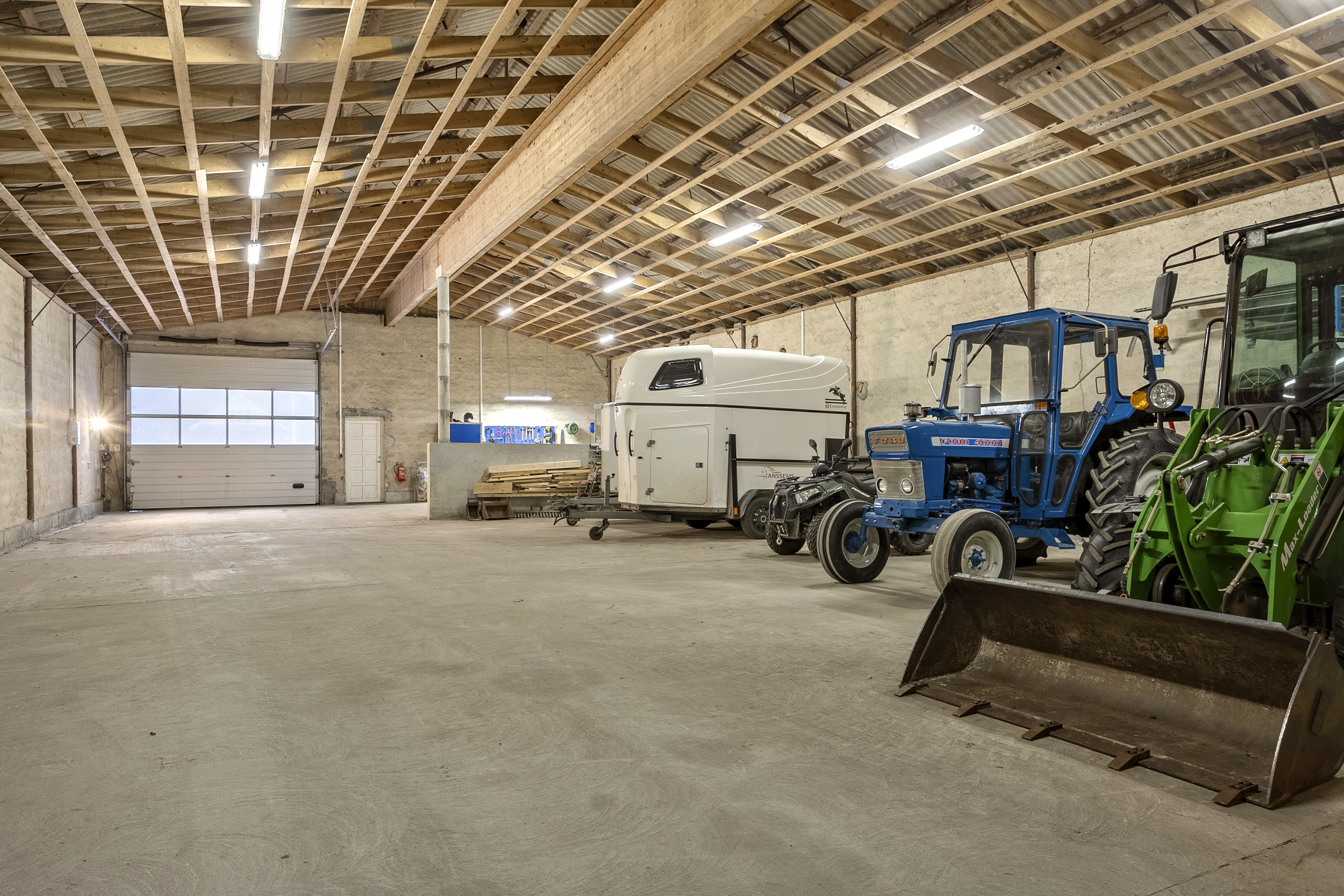 Fremhævet maskinhal billede i fuldskærmstilstand. Billede af Lunderskovvej 25, 6622 Bække