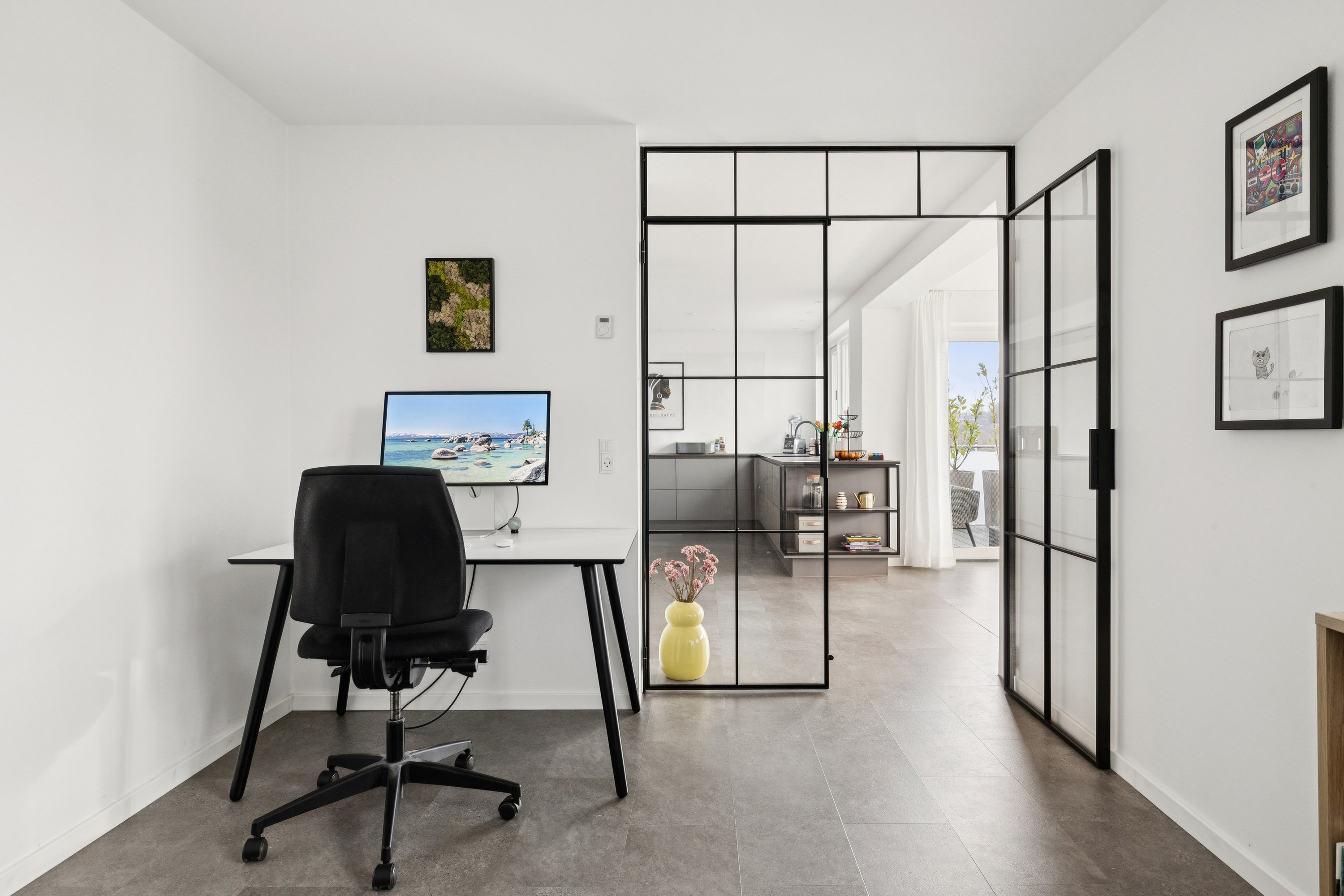 Fremhævet kontor billede i fuldskærmstilstand. Billede af Krøyer Kielbergs Vej 15, 8660 Skanderborg