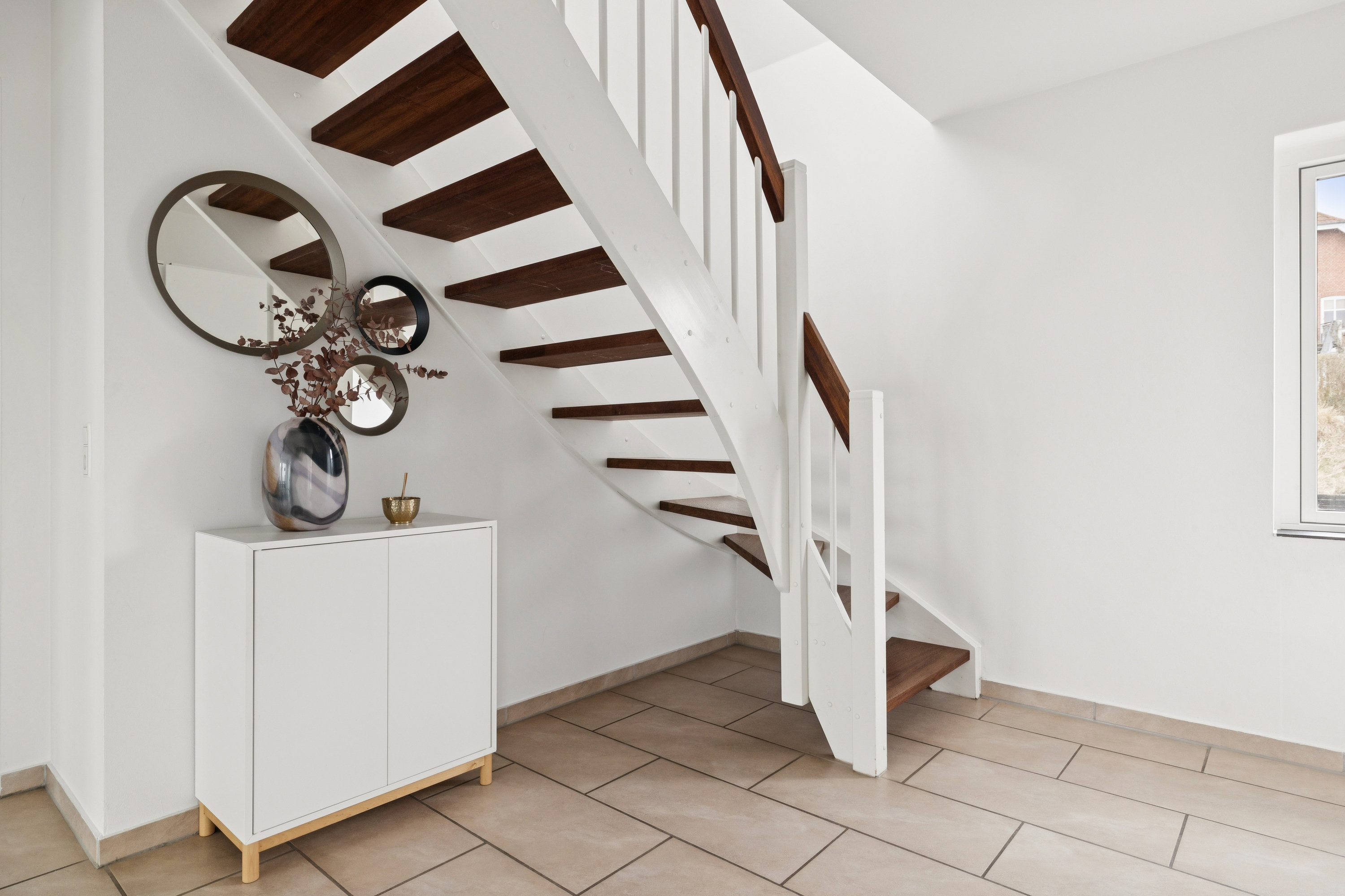 Fremhævet trappe billede i fuldskærmstilstand. Billede af Krøyer Kielbergs Vej 15, 8660 Skanderborg