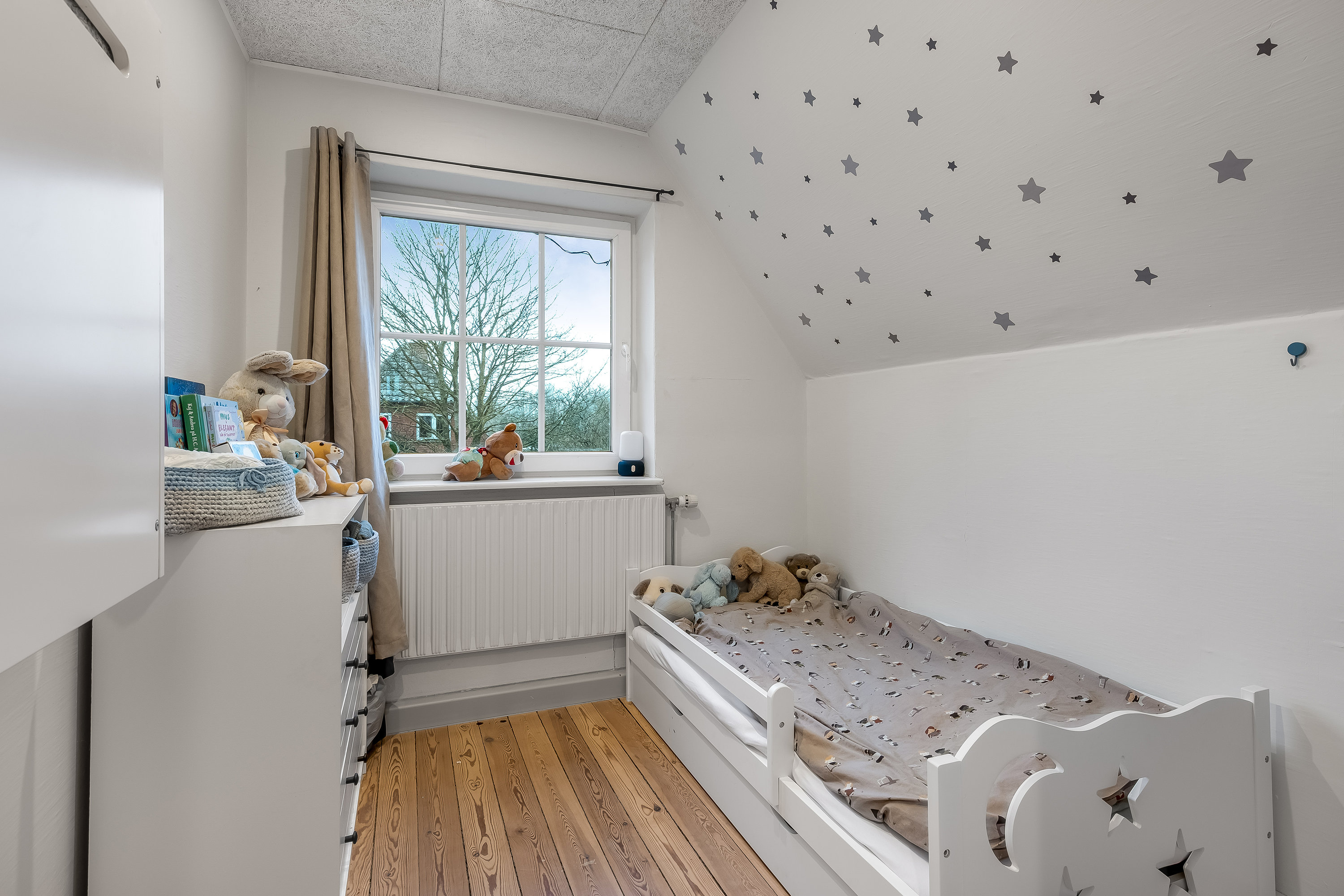 Fremhævet soveværelse billede i fuldskærmstilstand. Billede af Sønderhedevej 11, Østerby, 6280 Højer