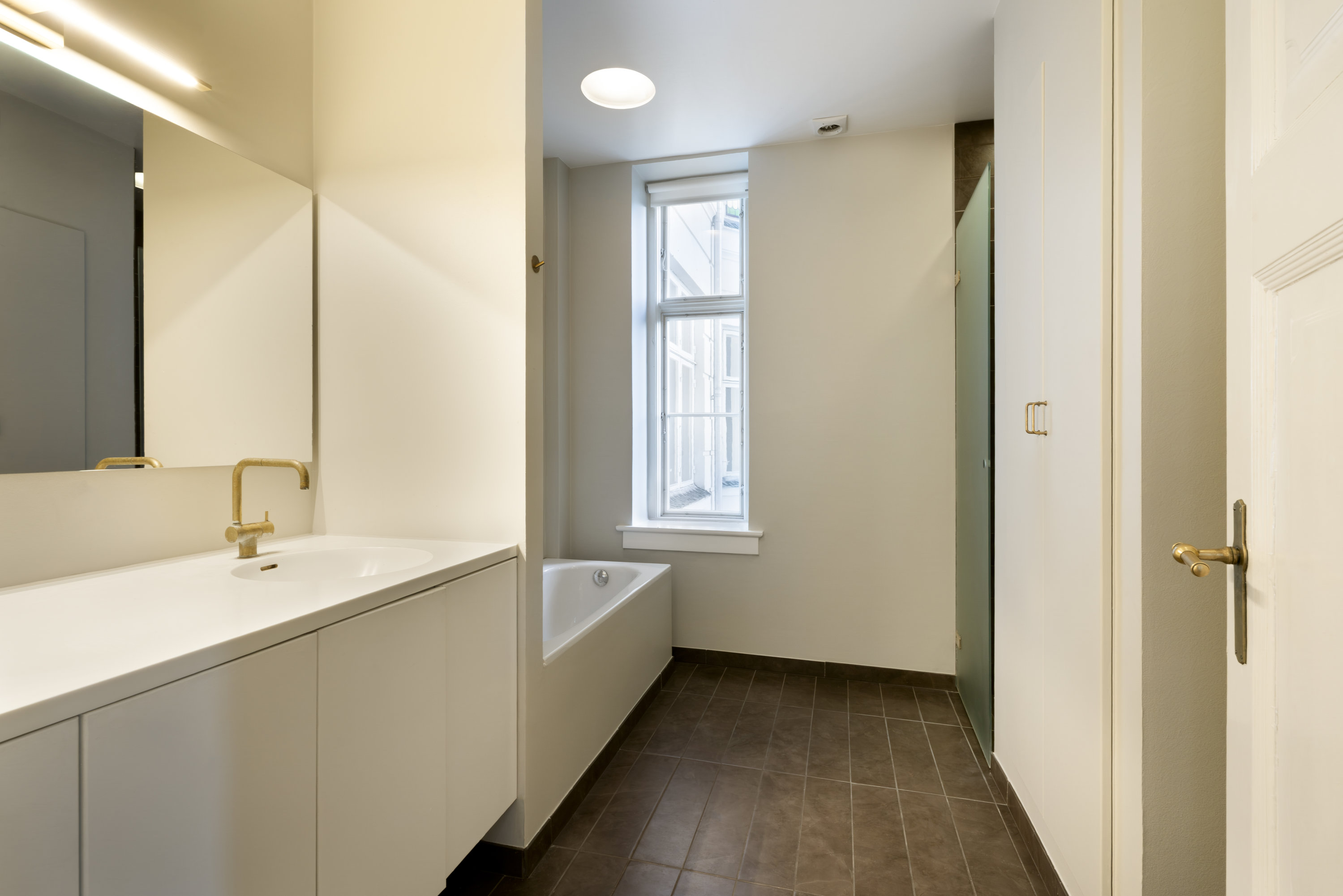 Fremhævet  billede i fuldskærmstilstand. Billede af Frederiksberg Allé 28, 1., 1820 Frederiksberg C