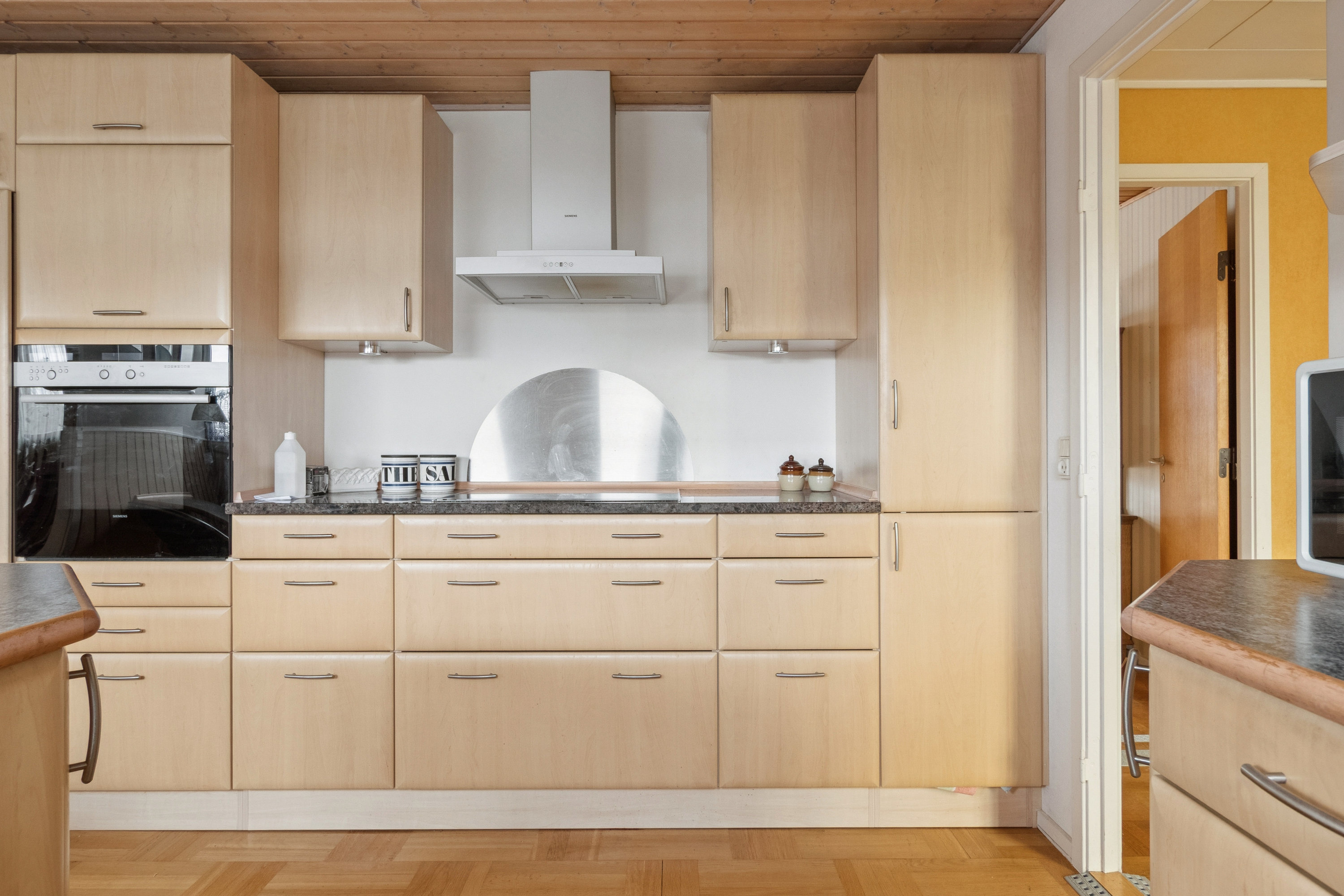 Fremhævet køkken billede i fuldskærmstilstand. Billede af Syvhøjvænge 10, 2625 Vallensbæk