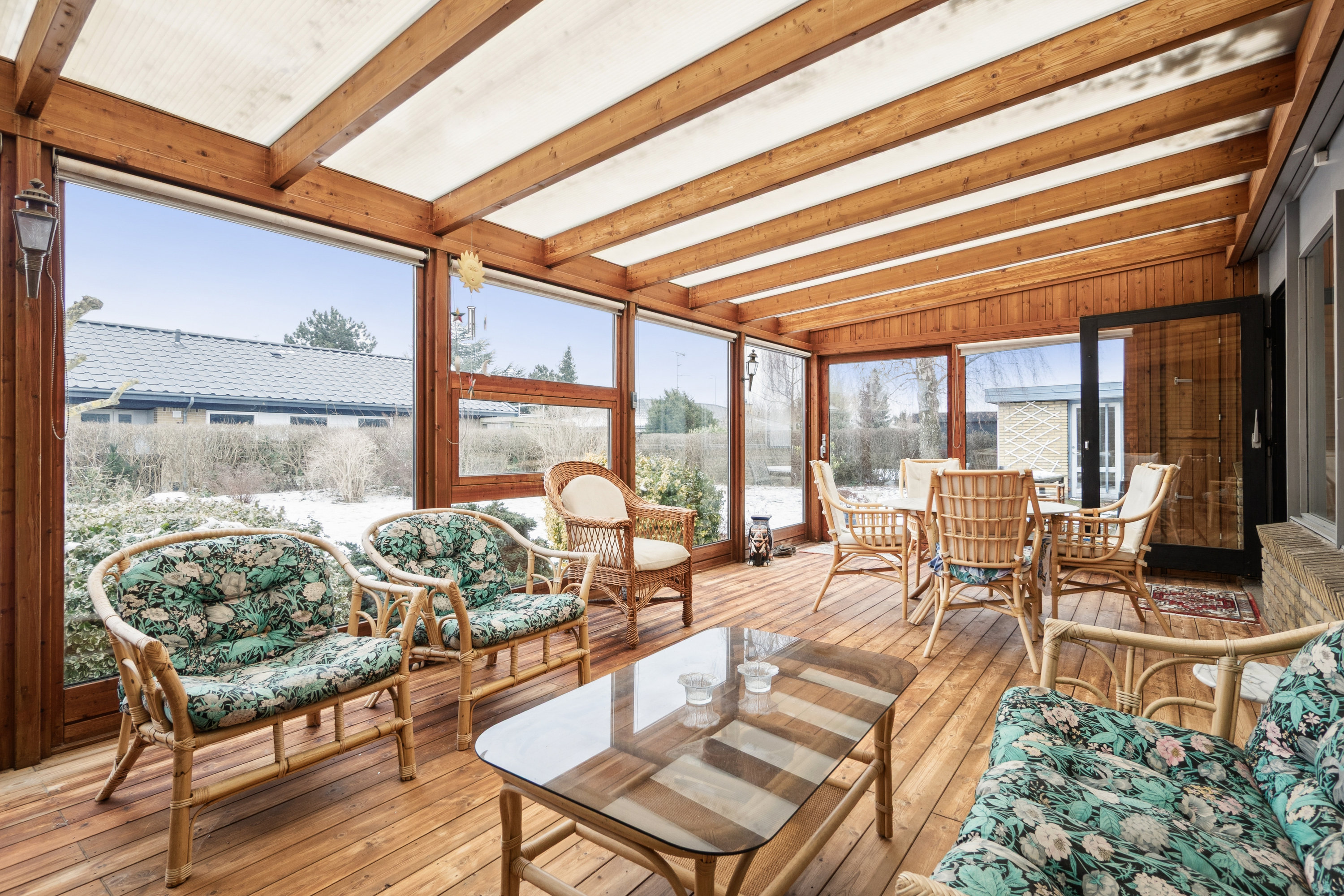 Fremhævet udestue billede i fuldskærmstilstand. Billede af Syvhøjvænge 10, 2625 Vallensbæk