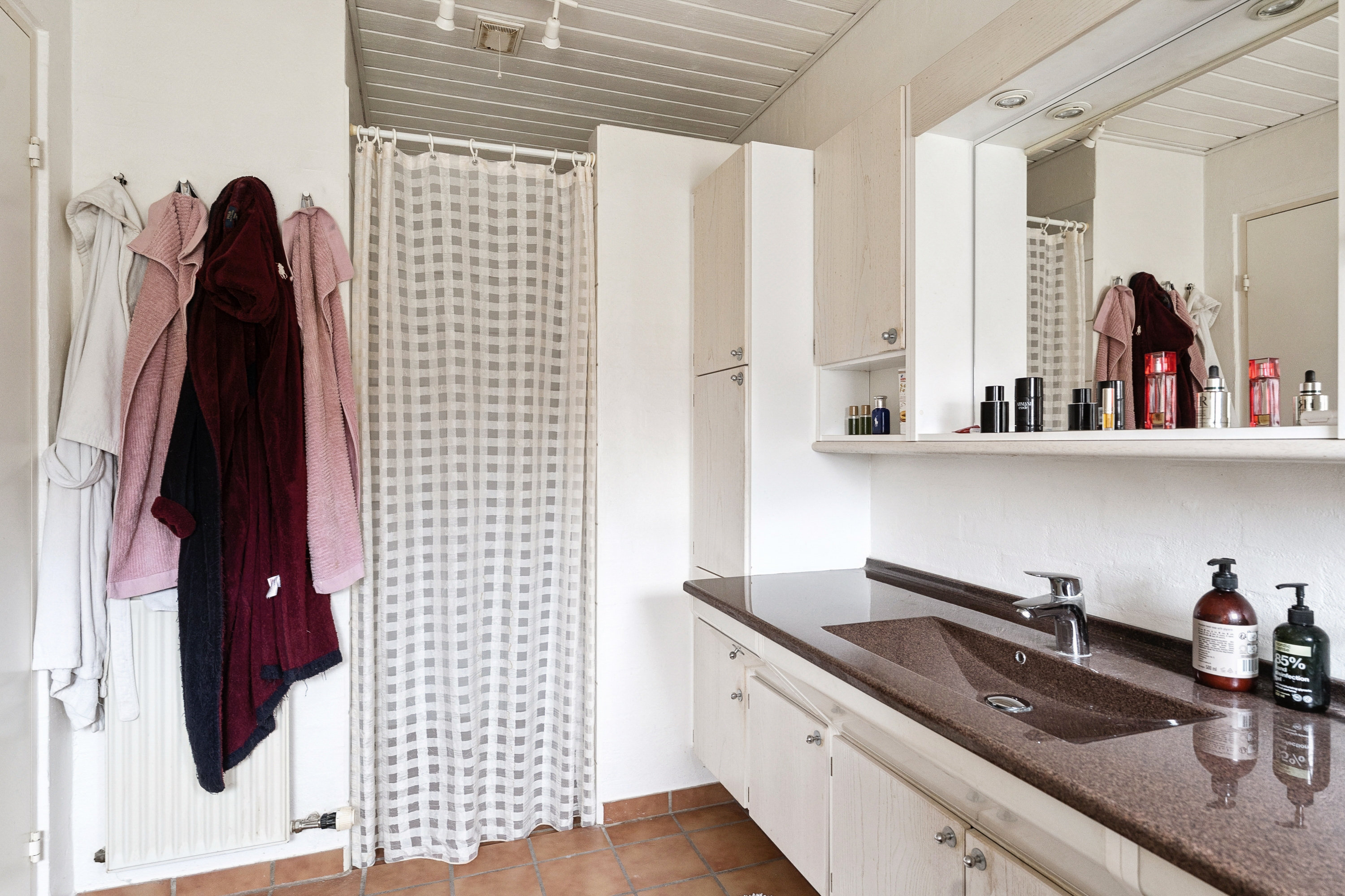 Fremhævet badeværelse billede i fuldskærmstilstand. Billede af Topasdalen 2, 8930 Randers NØ