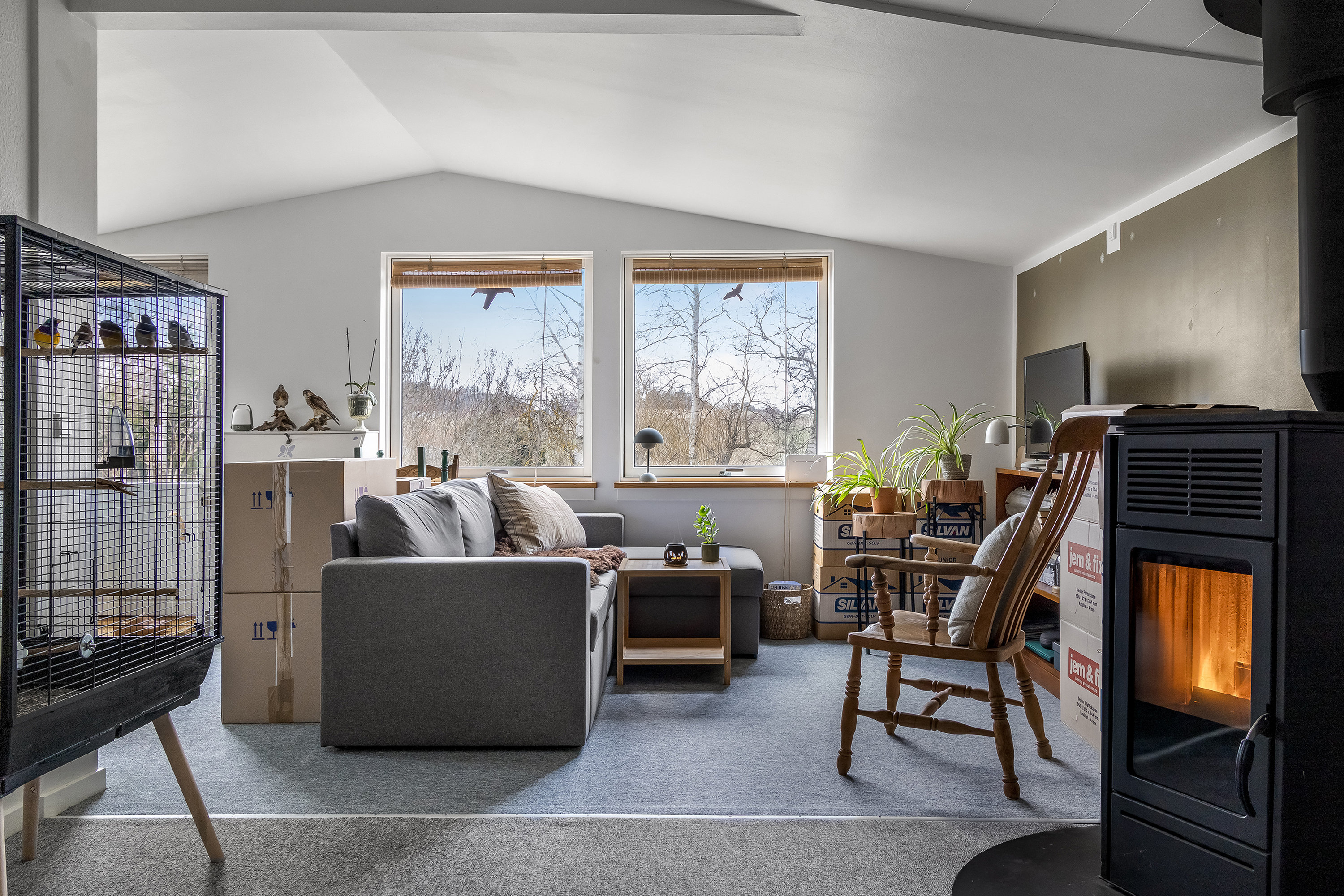 Fremhævet stue billede i fuldskærmstilstand. Billede af Bag Skovens Brugs 3, Skoven, 3630 Jægerspris