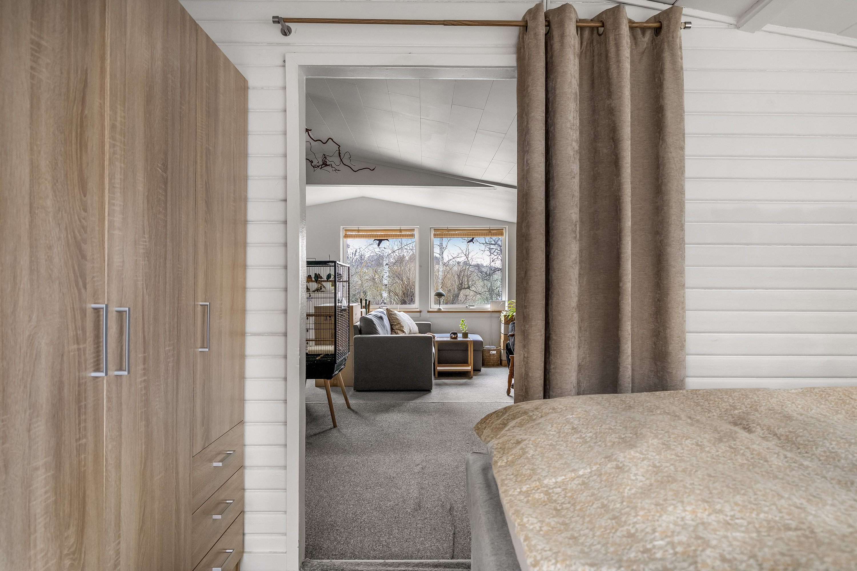 Fremhævet soveværelse billede i fuldskærmstilstand. Billede af Bag Skovens Brugs 3, Skoven, 3630 Jægerspris