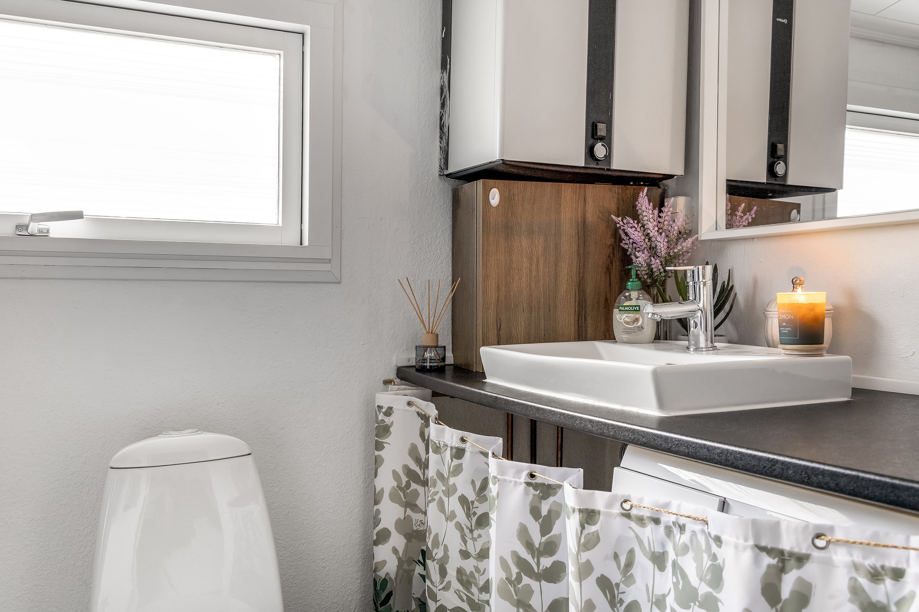 Fremhævet badeværelse billede i fuldskærmstilstand. Billede af Bag Skovens Brugs 3, Skoven, 3630 Jægerspris