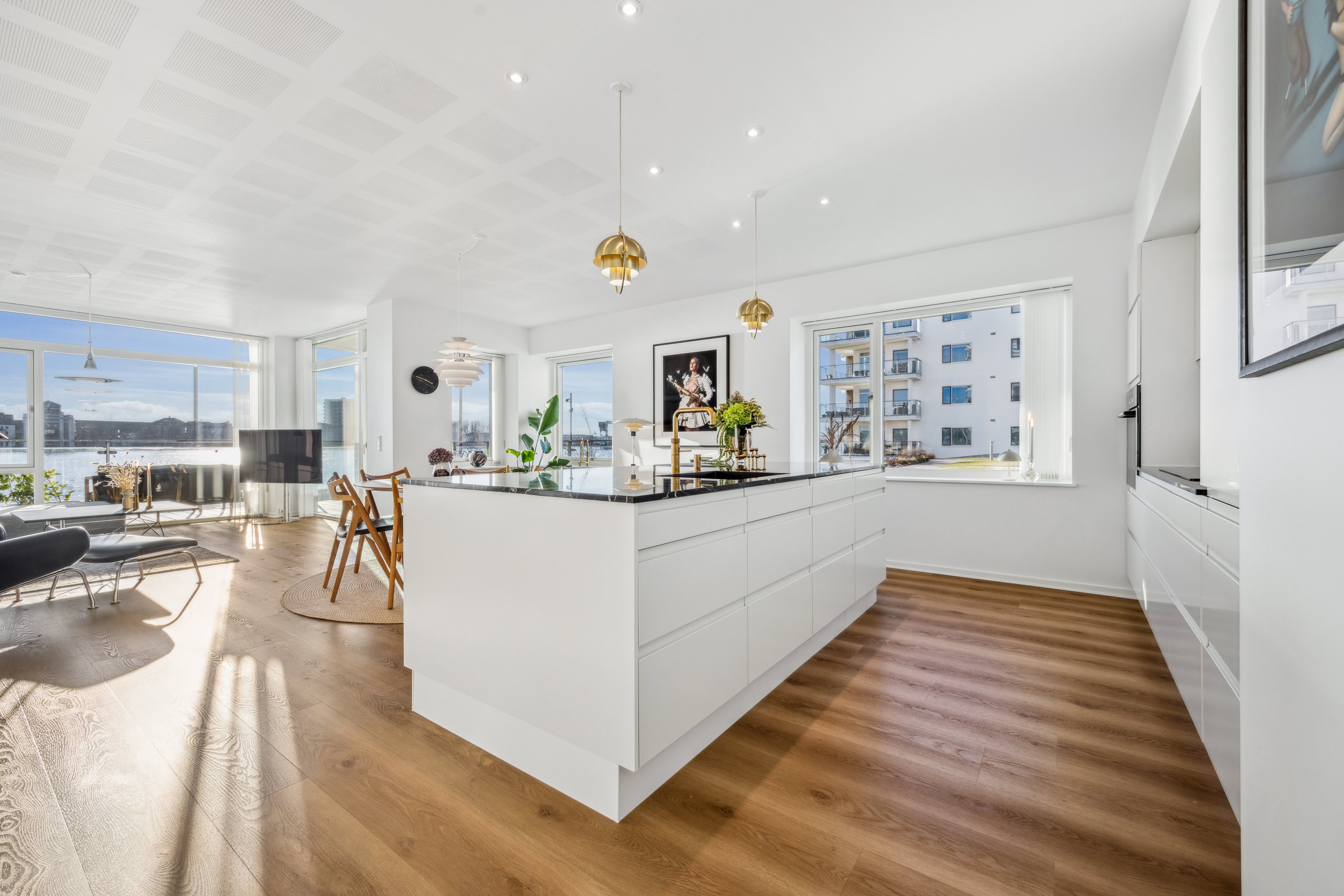 Fremhævet køkken billede i fuldskærmstilstand. Billede af Sundby Brygge 11, st.. mf., 9400 Nørresundby