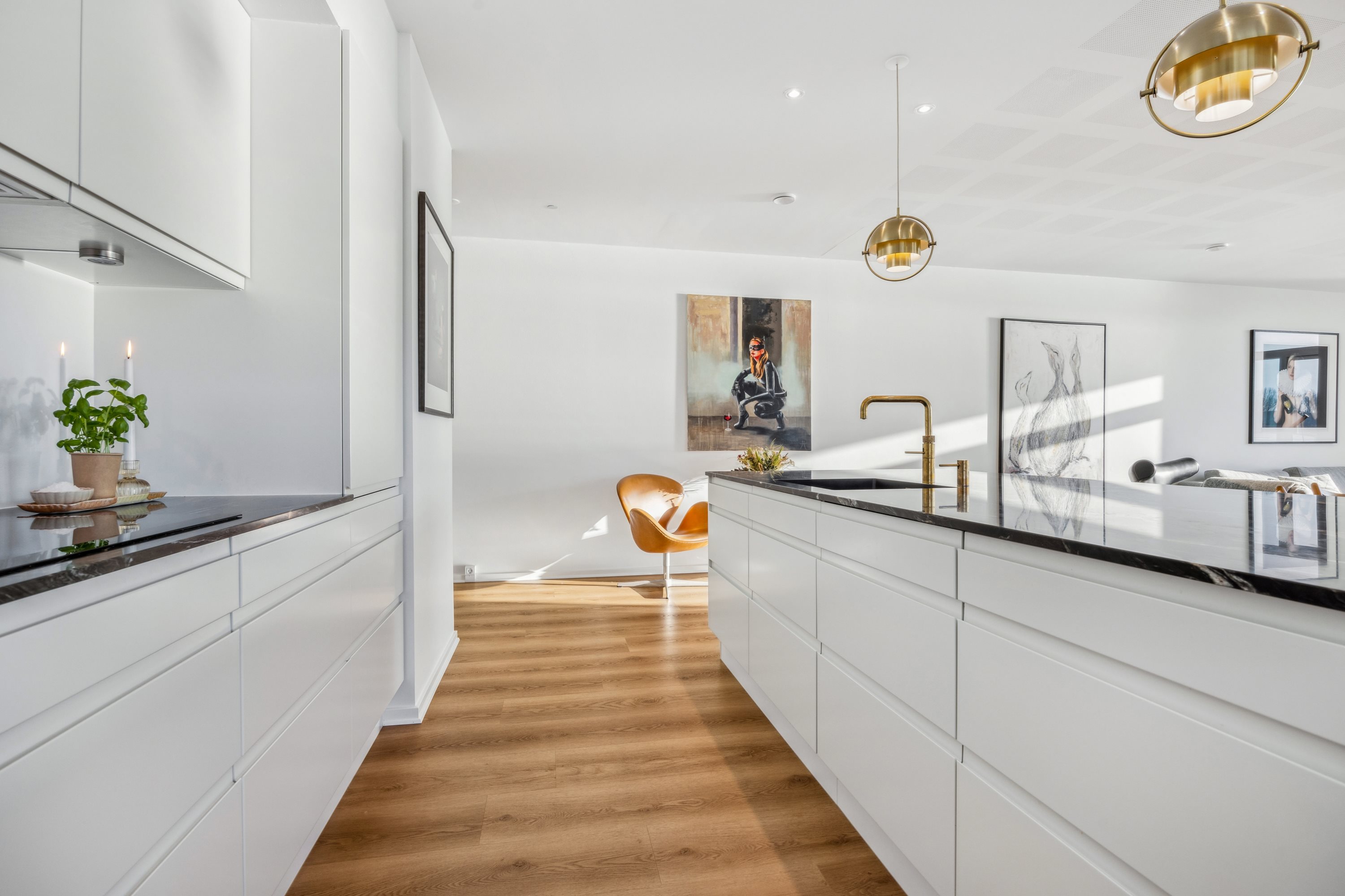 Fremhævet køkken billede i fuldskærmstilstand. Billede af Sundby Brygge 11, st.. mf., 9400 Nørresundby