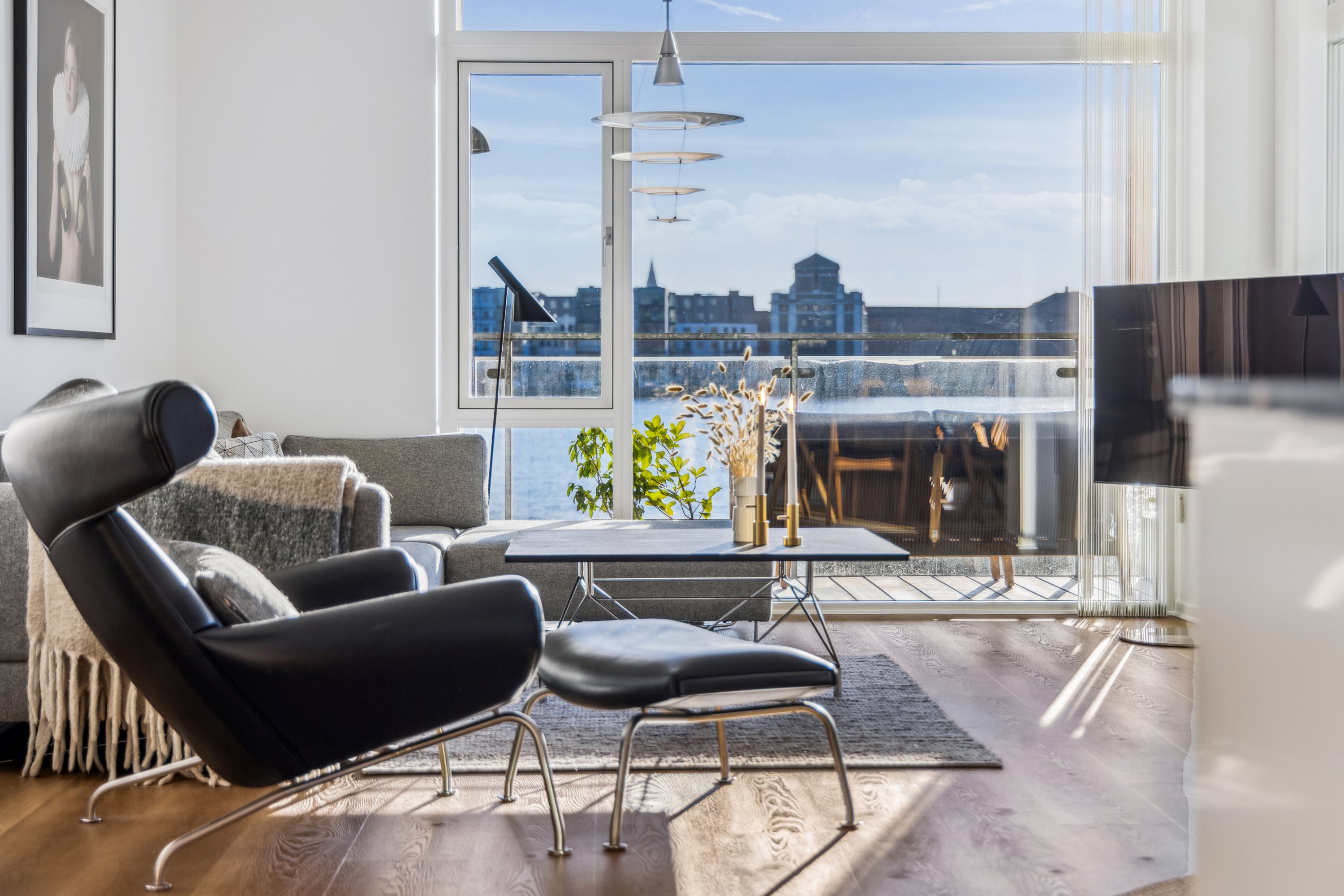 Fremhævet stue billede i fuldskærmstilstand. Billede af Sundby Brygge 11, st.. mf., 9400 Nørresundby