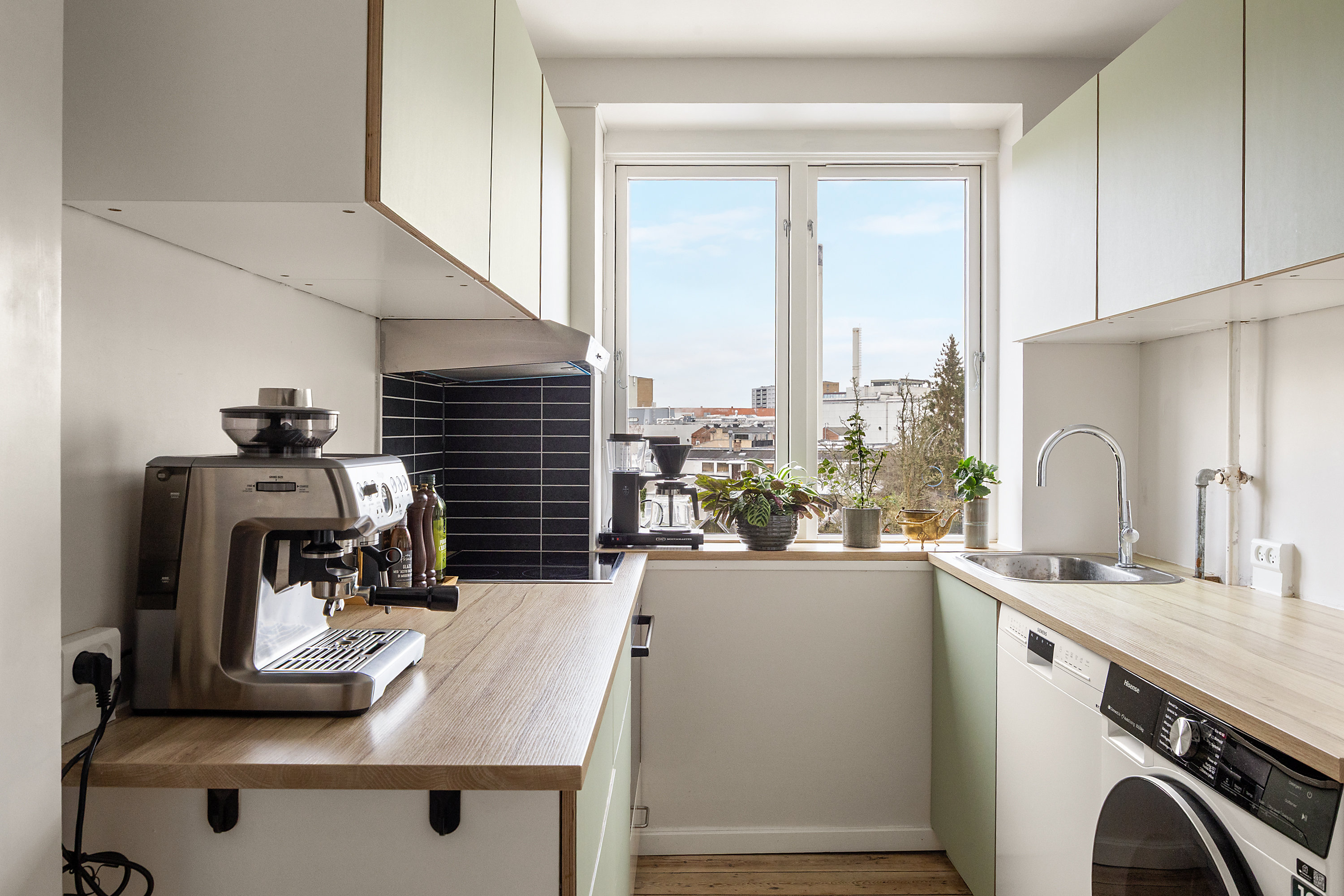 Fremhævet køkken billede i fuldskærmstilstand. Billede af Vibevej 45, 2. tv., 2400 København NV