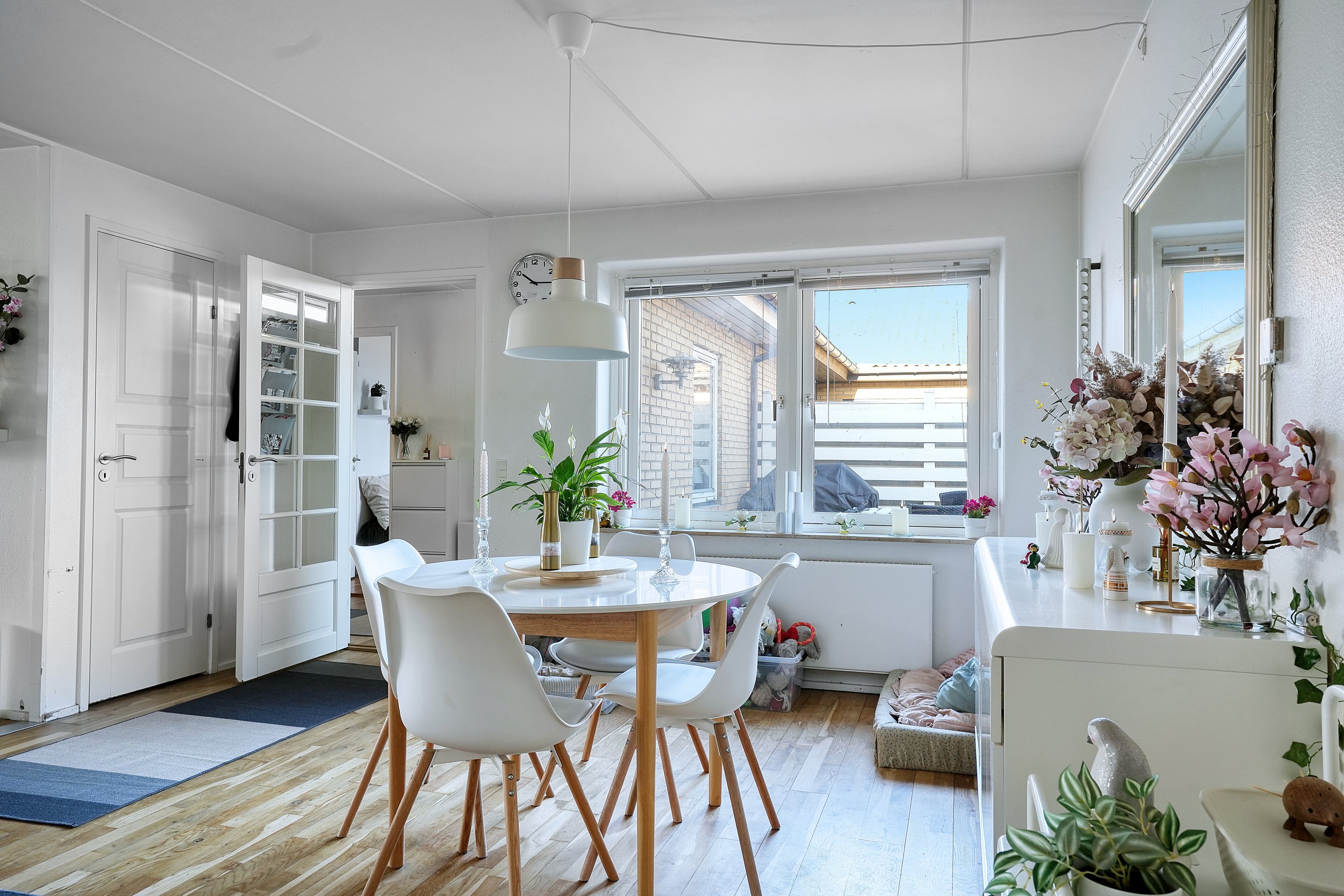 Fremhævet spisestue billede i fuldskærmstilstand. Billede af Kildevangsparken 18, 4390 Vipperød