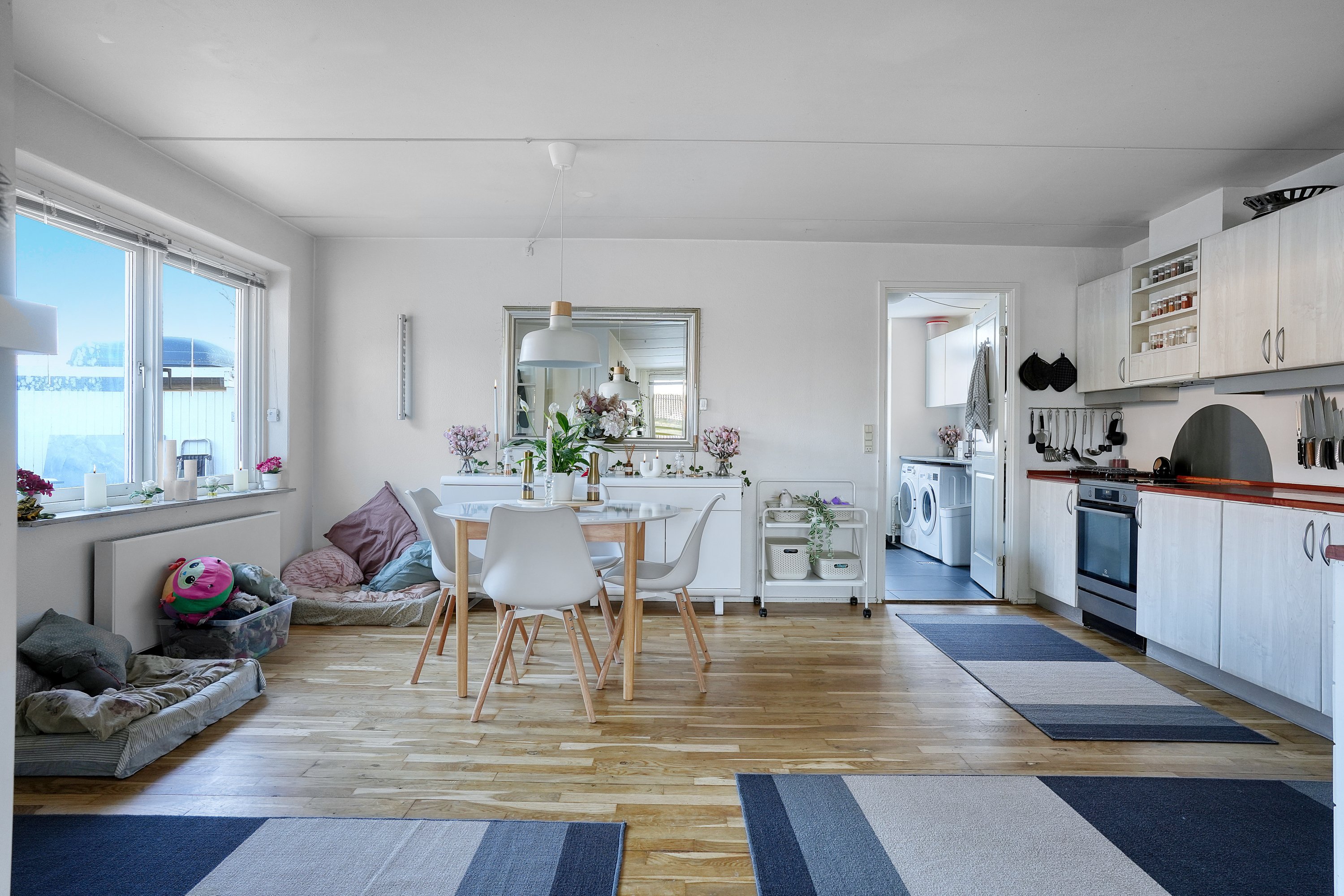 Fremhævet spisestue billede i fuldskærmstilstand. Billede af Kildevangsparken 18, 4390 Vipperød