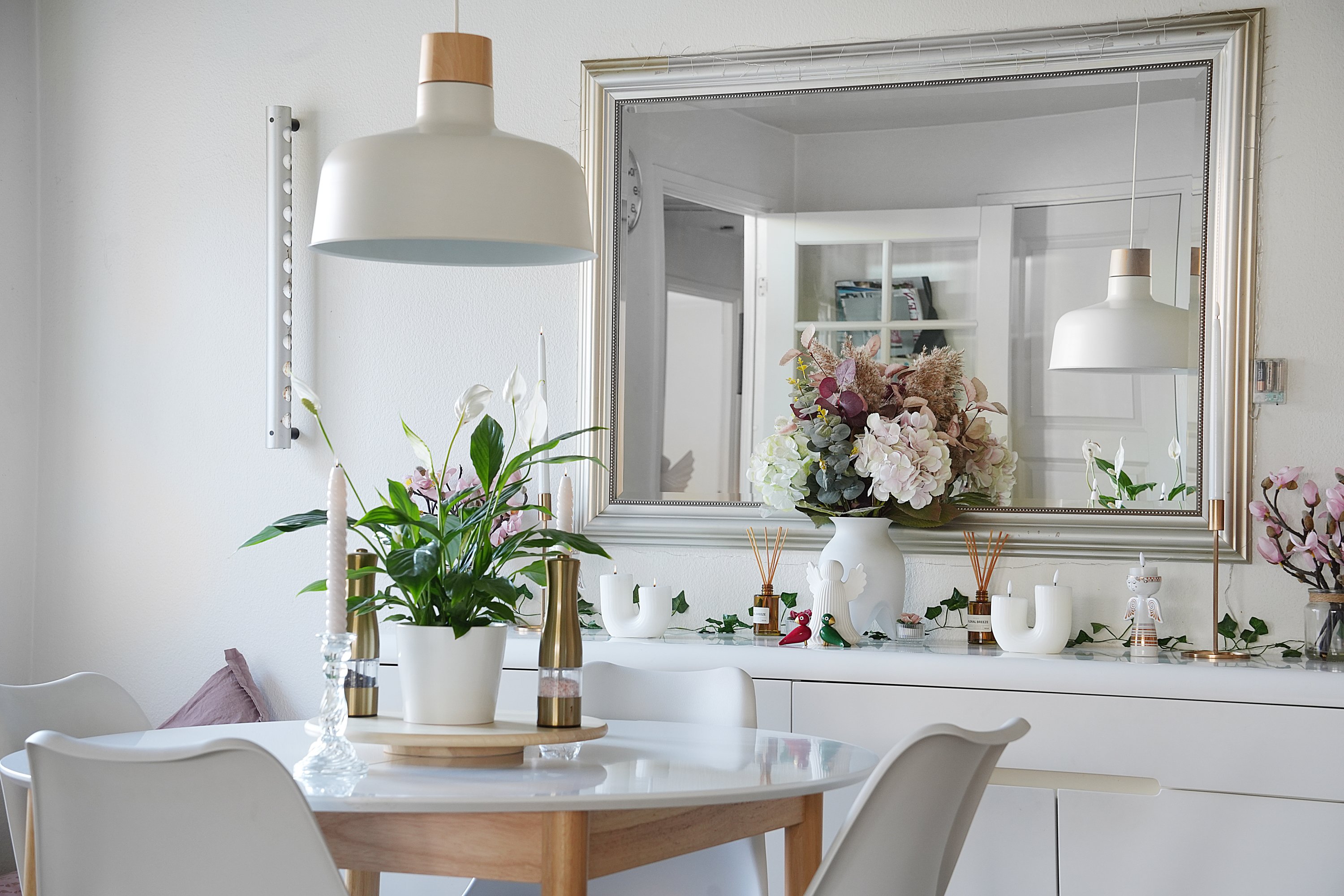 Fremhævet spisestue billede i fuldskærmstilstand. Billede af Kildevangsparken 18, 4390 Vipperød