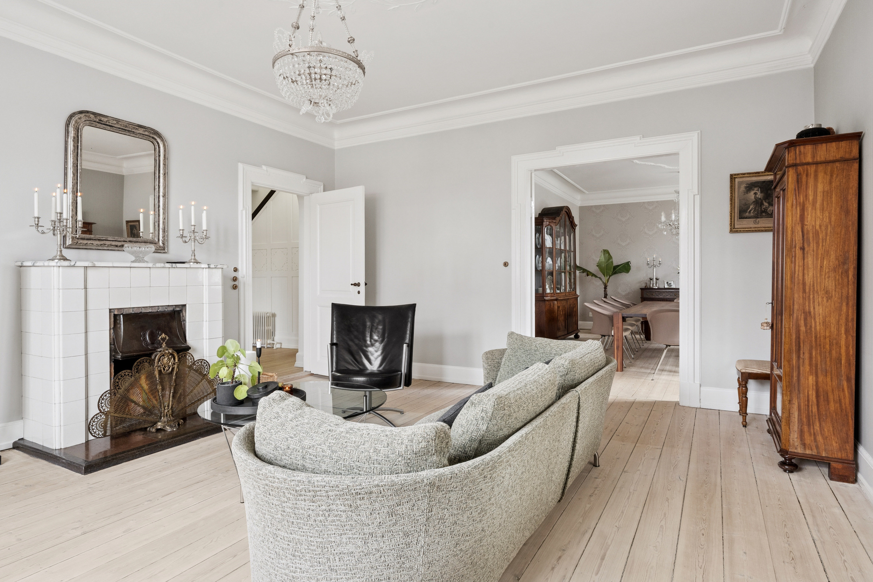 Fremhævet stue billede i fuldskærmstilstand. Billede af Rafns Alle 2, 9000 Aalborg