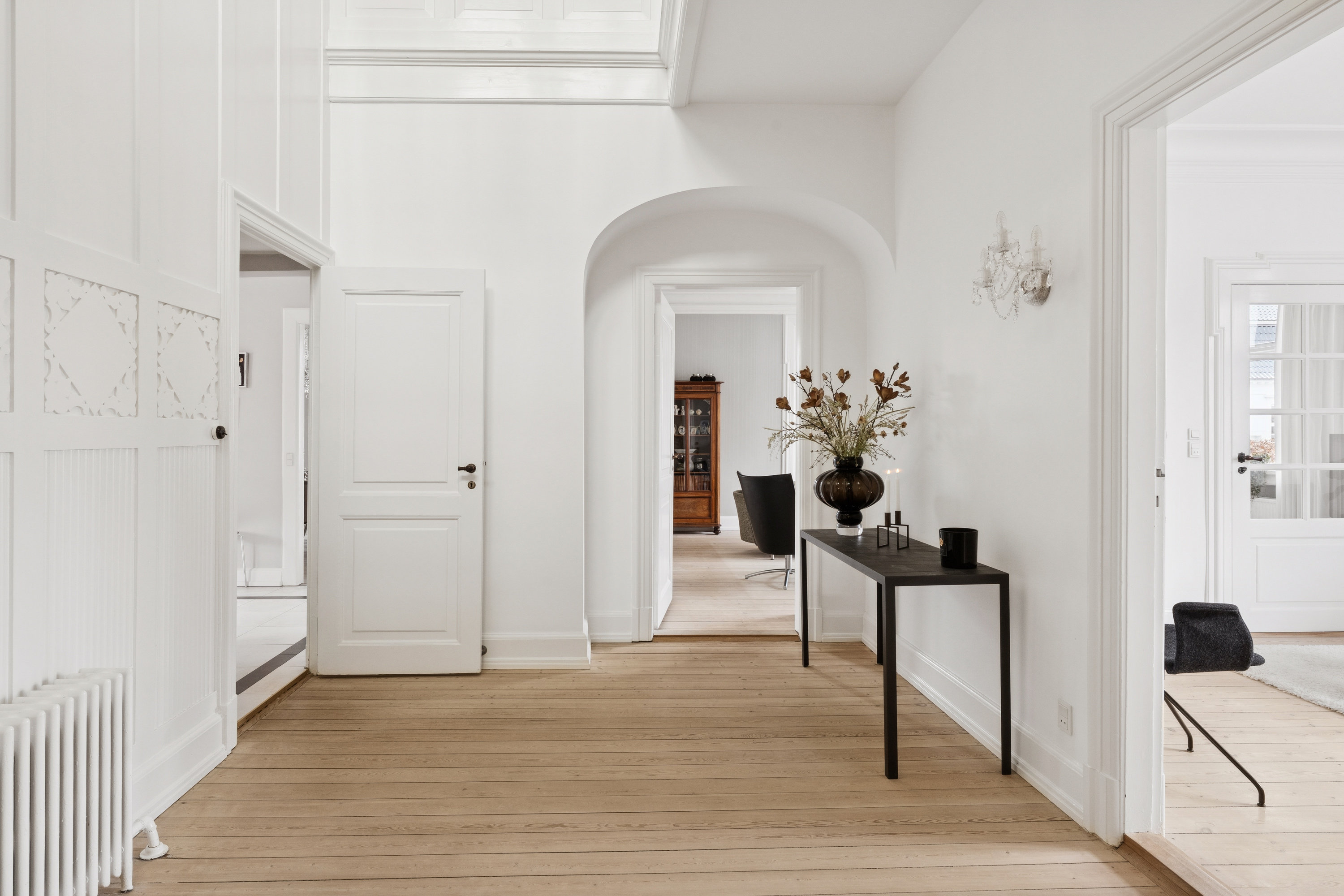 Fremhævet gang billede i fuldskærmstilstand. Billede af Rafns Alle 2, 9000 Aalborg