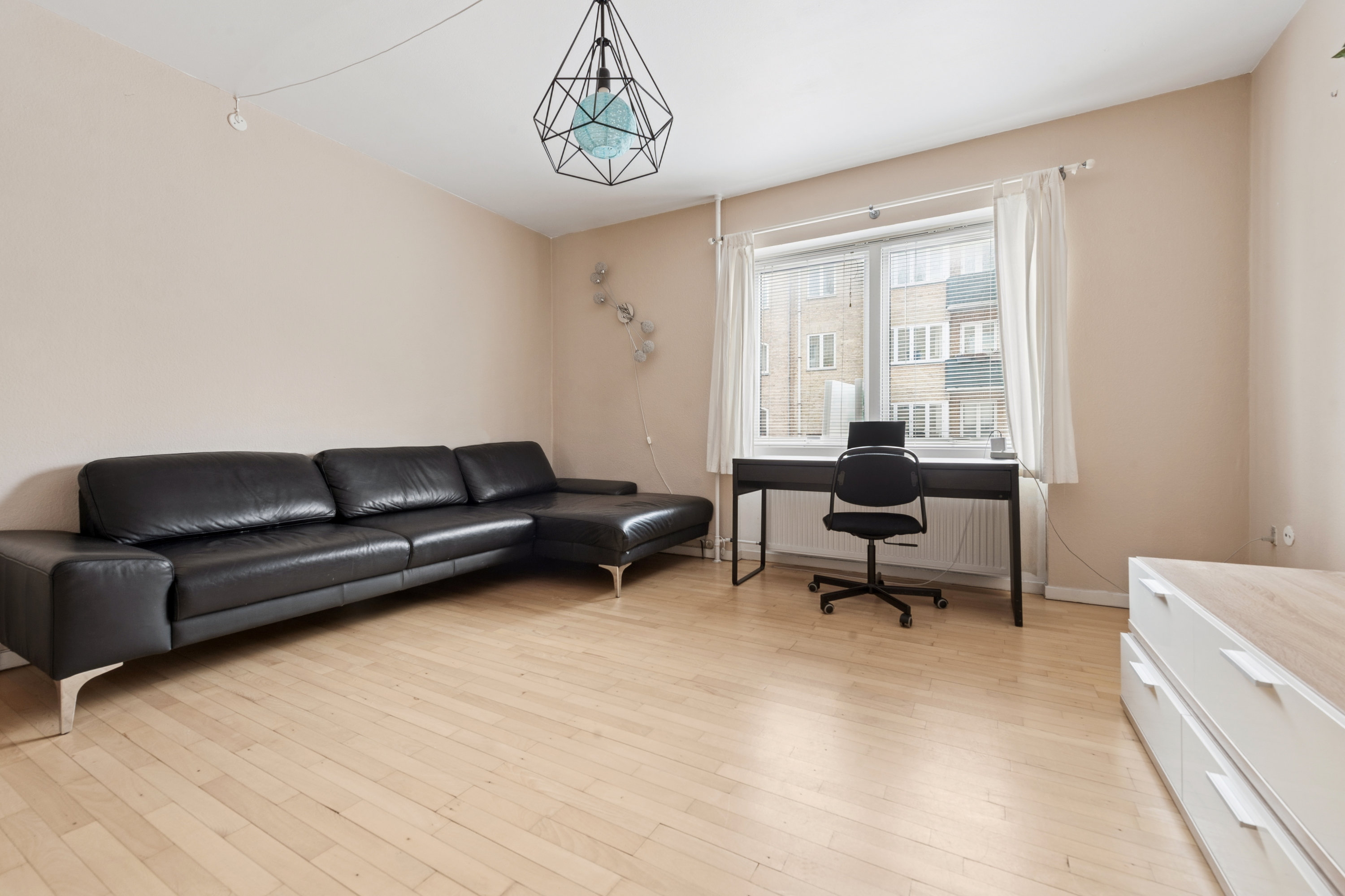 Fremhævet stue billede i fuldskærmstilstand. Billede af Bogholder Allé 46A, st.. tv., 2720 Vanløse