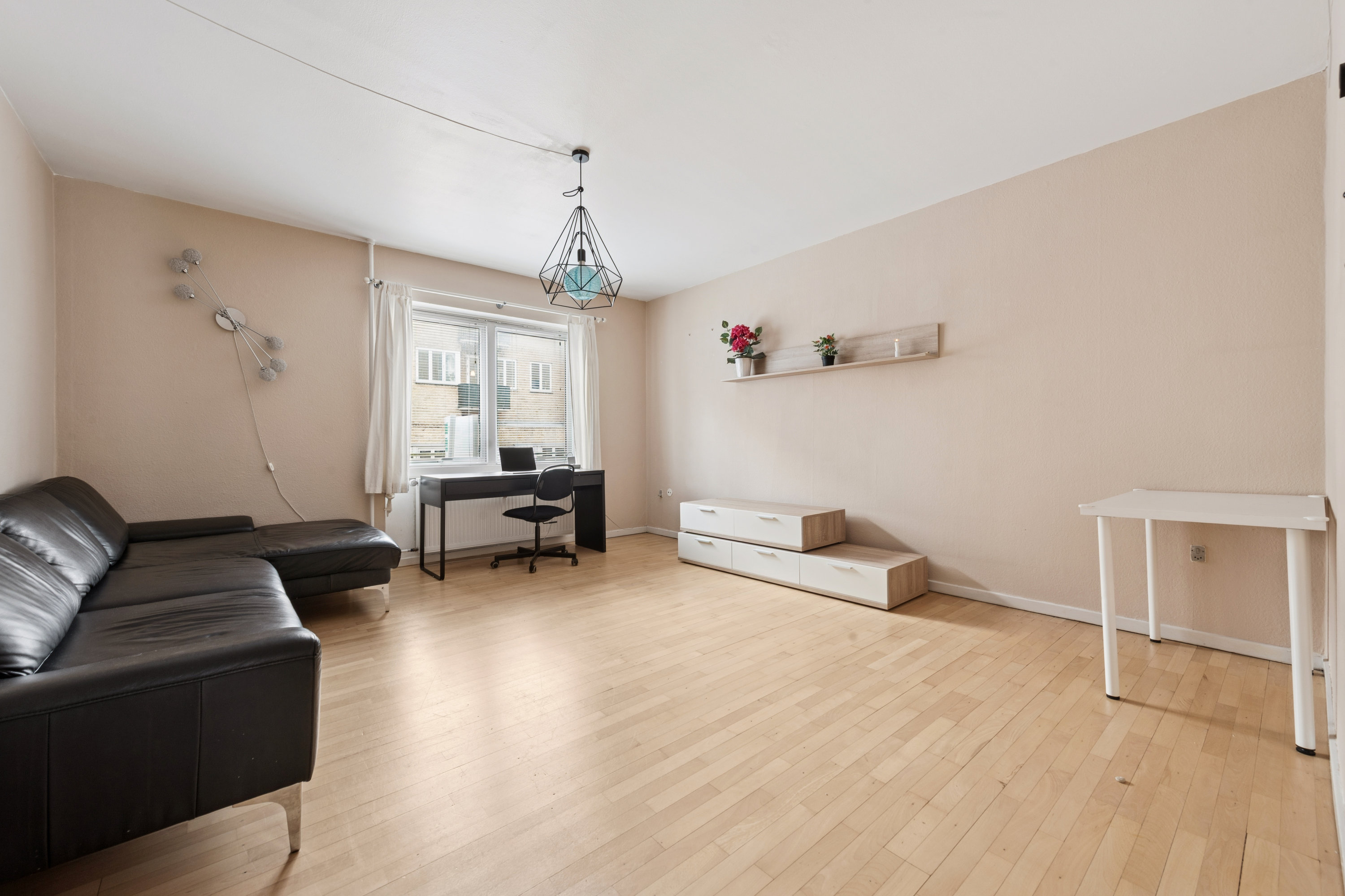 Fremhævet værelse billede i fuldskærmstilstand. Billede af Bogholder Allé 46A, st.. tv., 2720 Vanløse